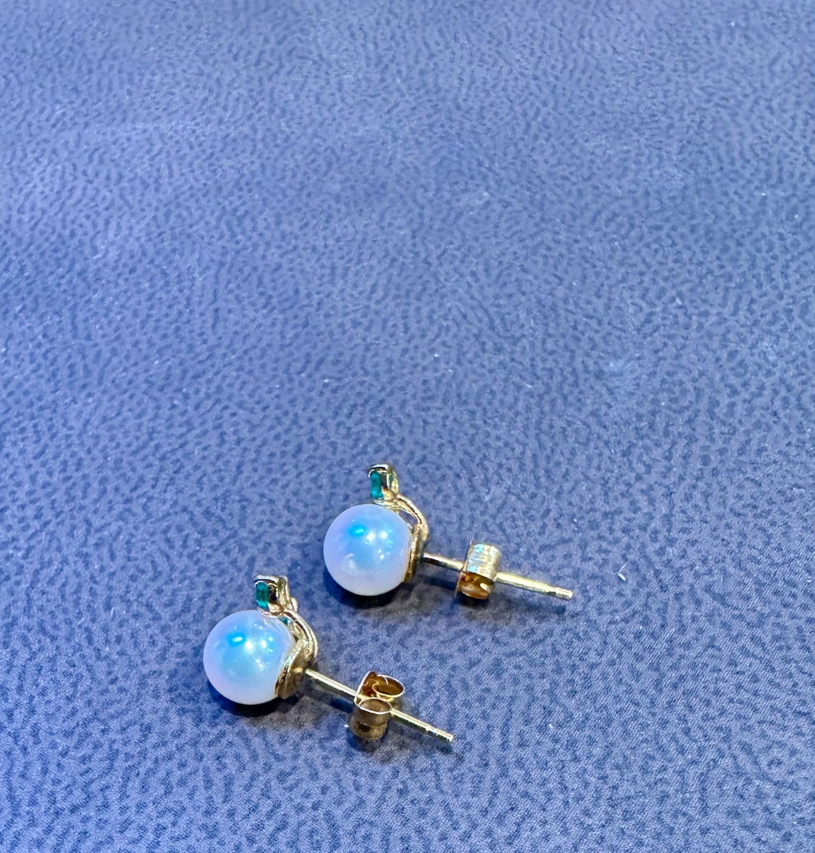 Akoya Pearl Stud Earring with Tiny Diamond & Emerald in 18 Karat Yellow Gold - 12