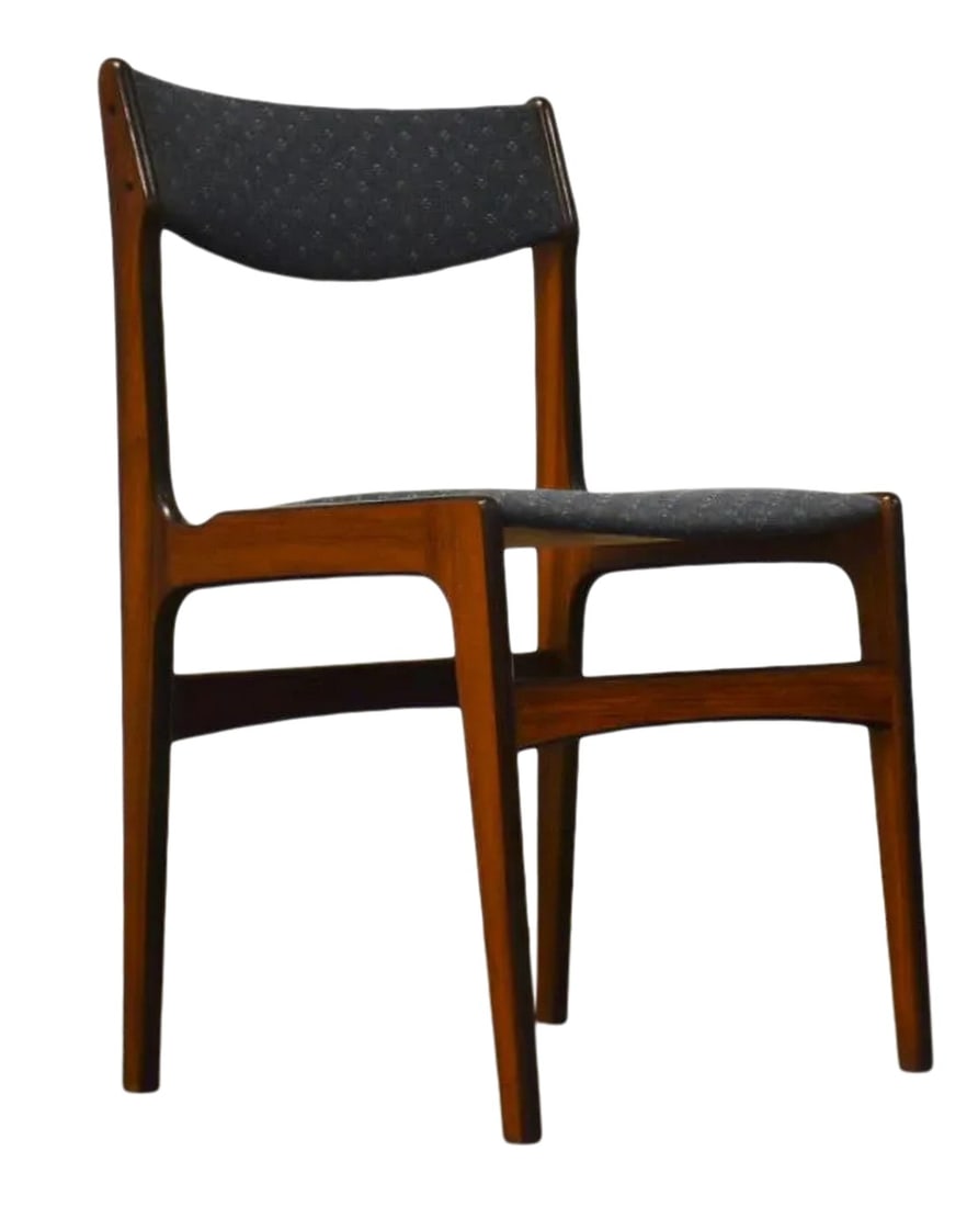 Danish Rosewood Erik Buch Style Dining Chair: ONE mid century modern rosewood dining chair in the style of Erik Buch. Made in Denmark. Seat height is 18"šÃ„Ã¹. 18.875"šÃ„Ã¹ wide. 19.75"š
