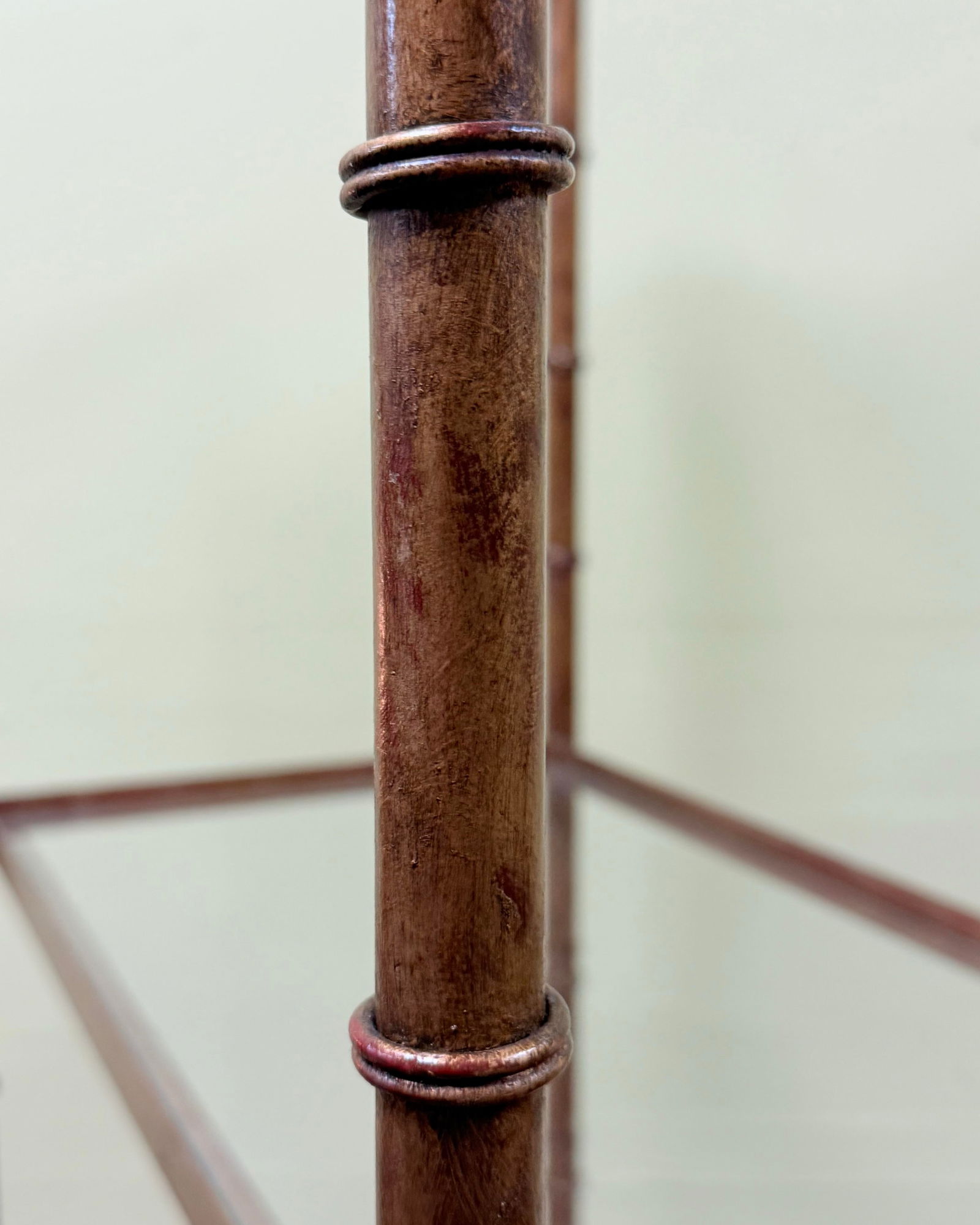 Vintage Hollywood Regency Gilt Faux Bamboo Étagère: A Statement of Lasting Elegance - - 12