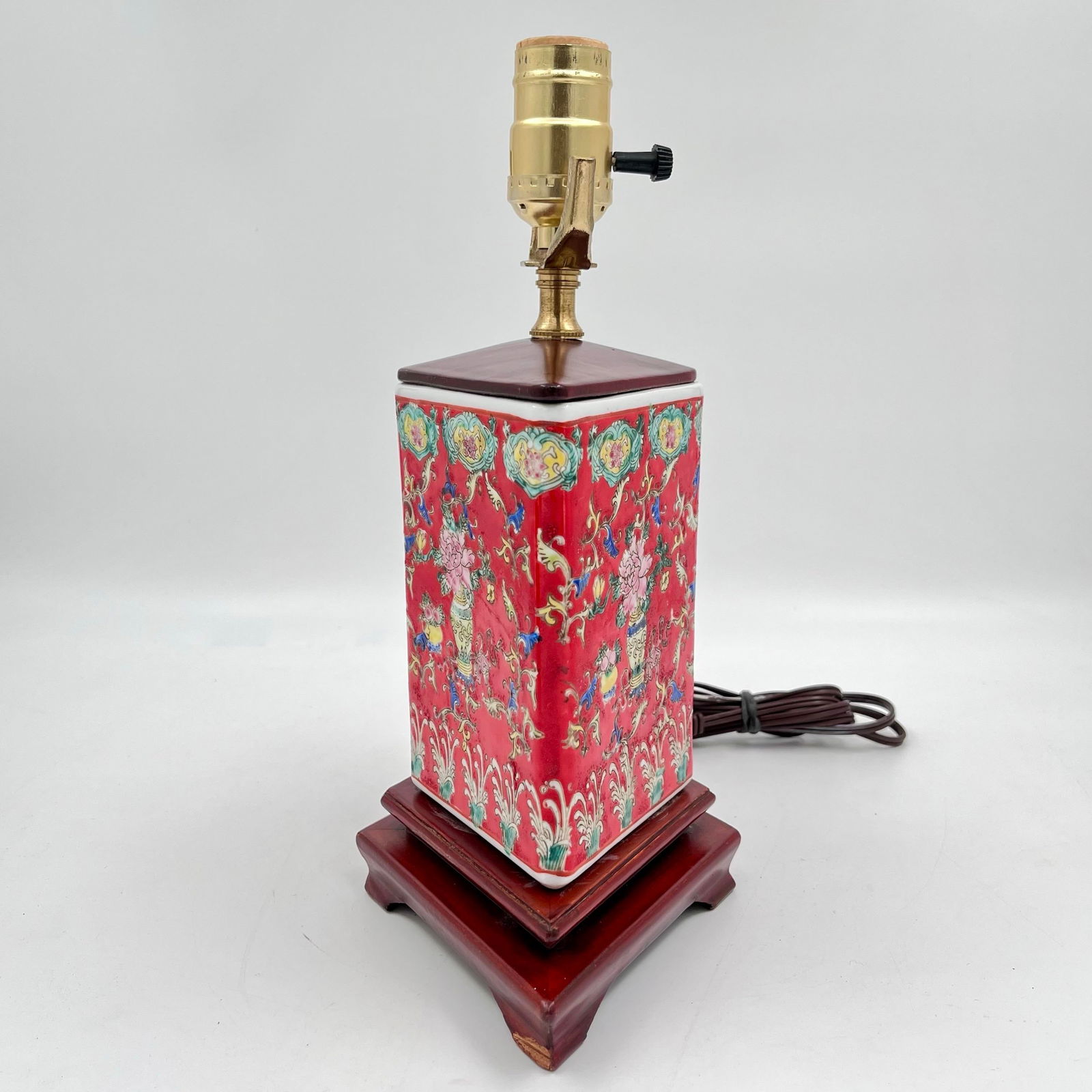 Vintage Chinoiserie Red Ceramic Diamond Shaped Lamp - 4