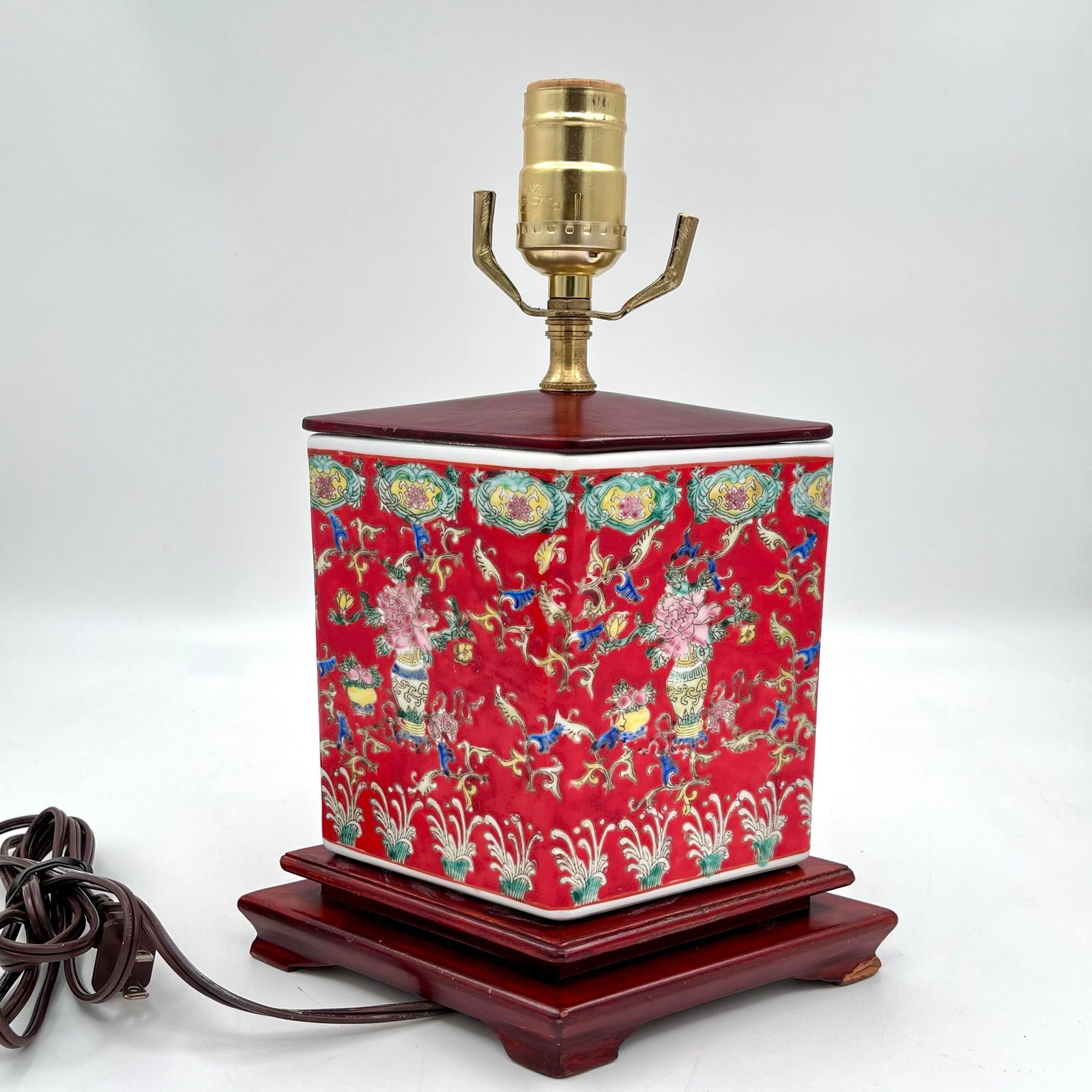 Vintage Chinoiserie Red Ceramic Diamond Shaped Lamp - 5
