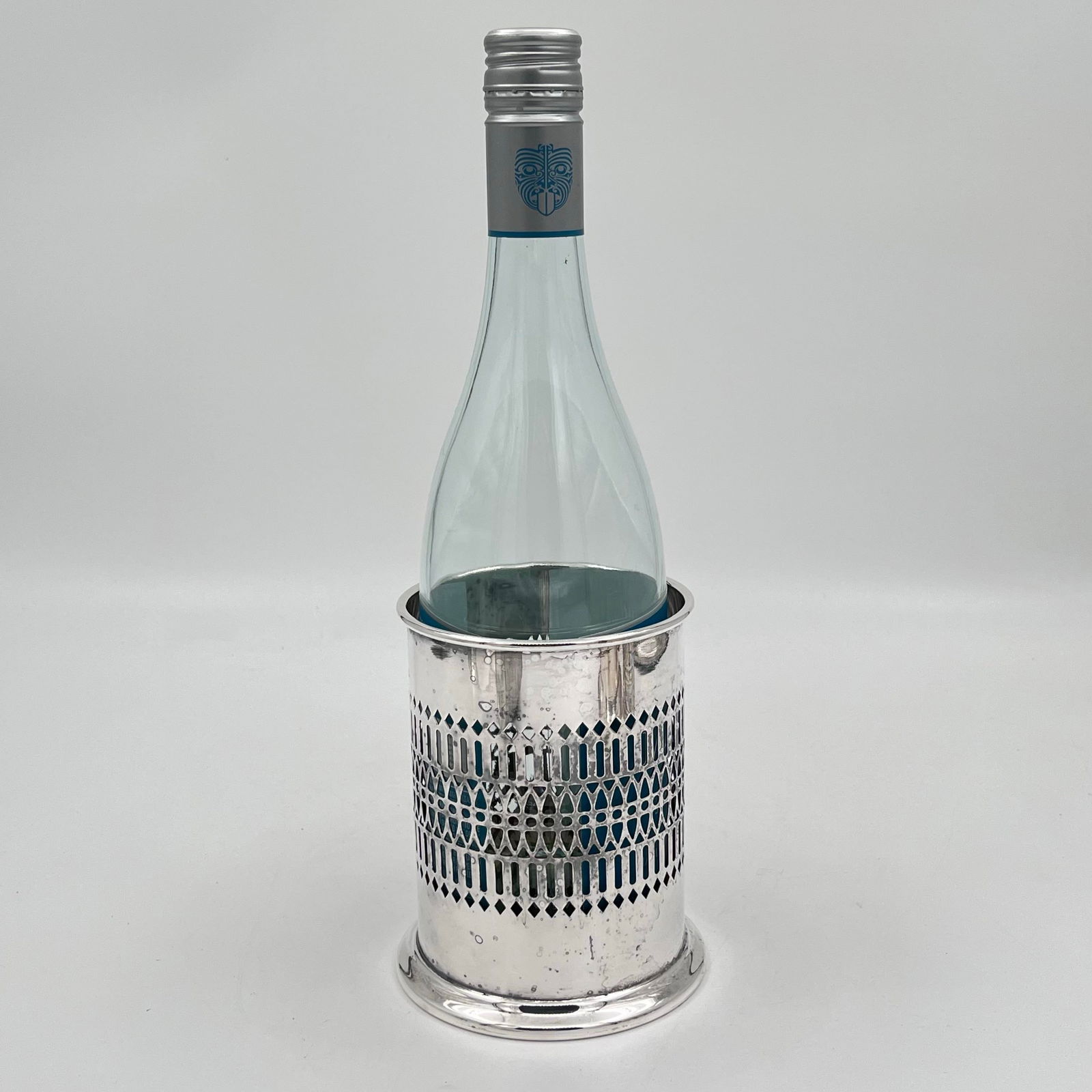 Mid 20th Century Mid-Century Sheffield Silver Co. Silverplate Pierced Wine Bottle Holder - 2