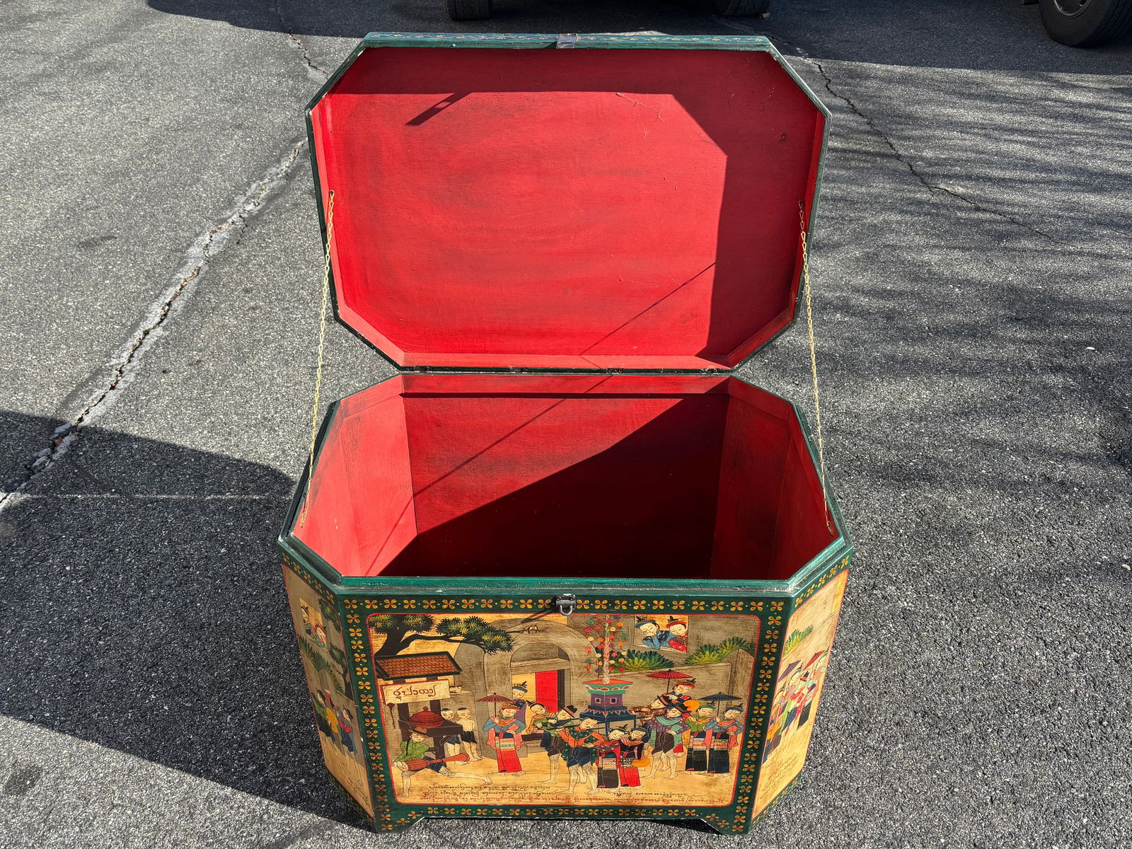 Late 19th / Early 20th Century Thai Travel Trunk - Octagonal, Original, Artisan Paint and Constructi - 2