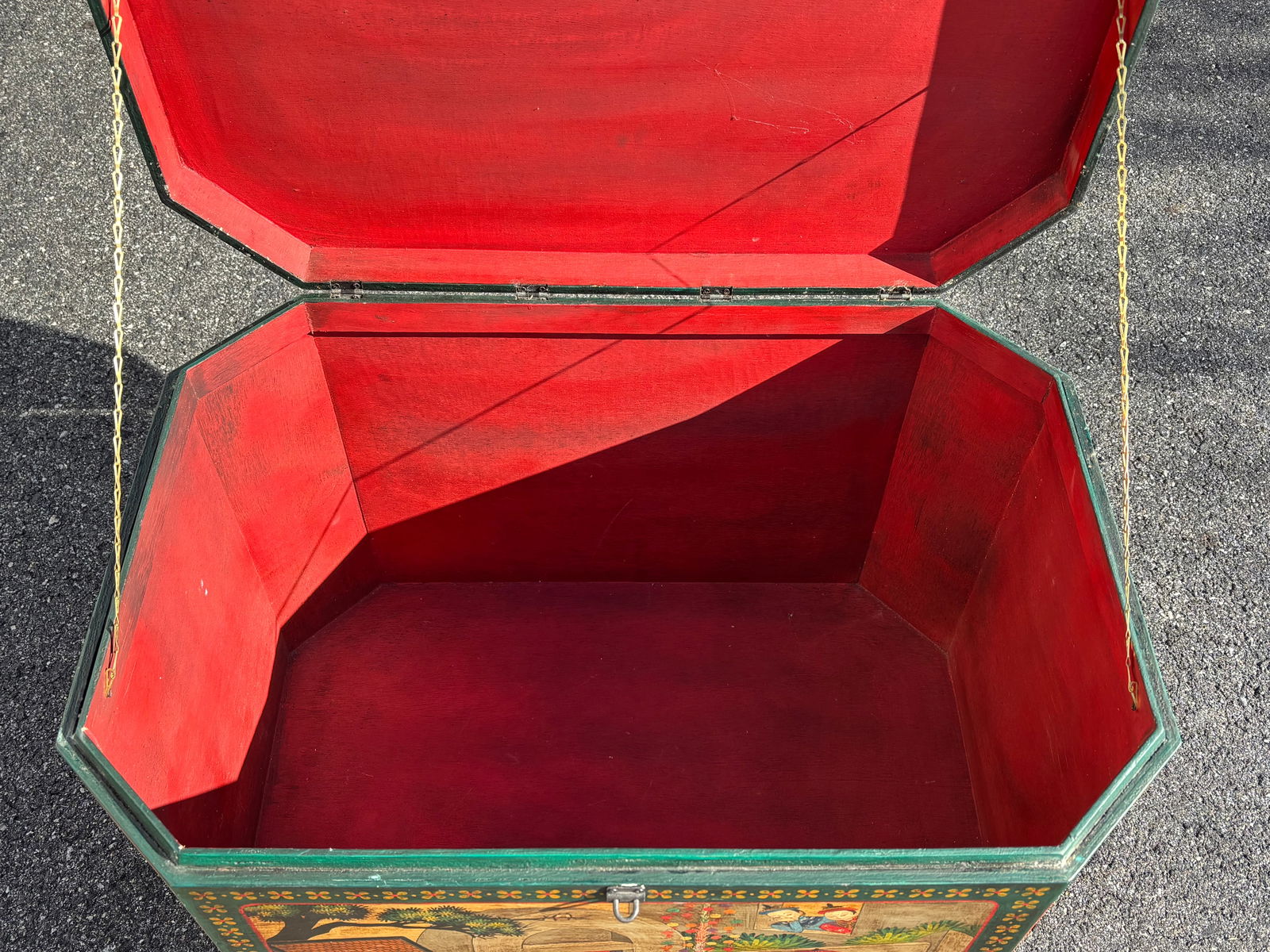 Late 19th / Early 20th Century Thai Travel Trunk - Octagonal, Original, Artisan Paint and Constructi - 3