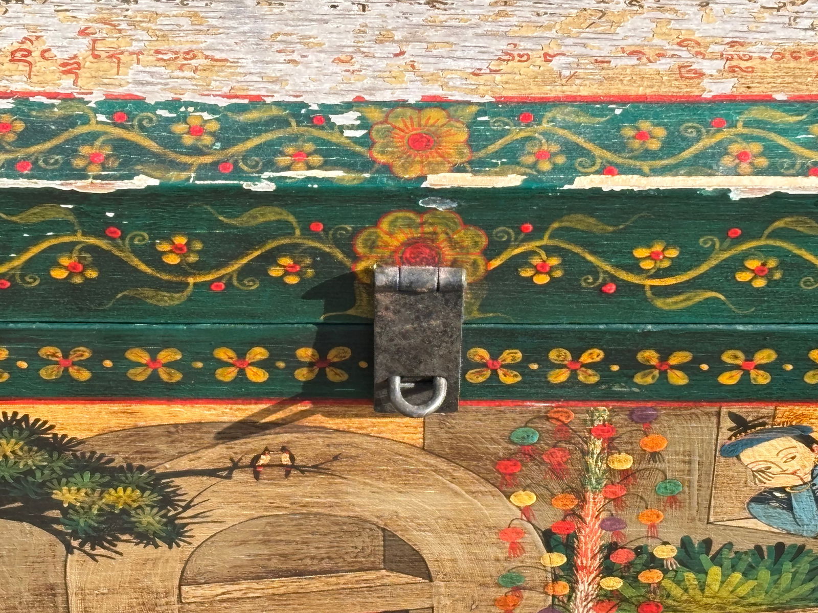 Late 19th / Early 20th Century Thai Travel Trunk - Octagonal, Original, Artisan Paint and Constructi - 4