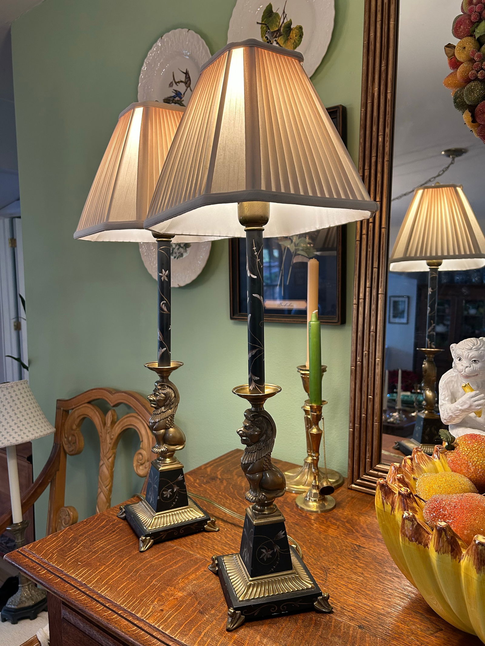 Late 20th Century Neoclassical Regency-Style Lion Table Lamp Black & Gilt Metal in the Style of Fred - 2