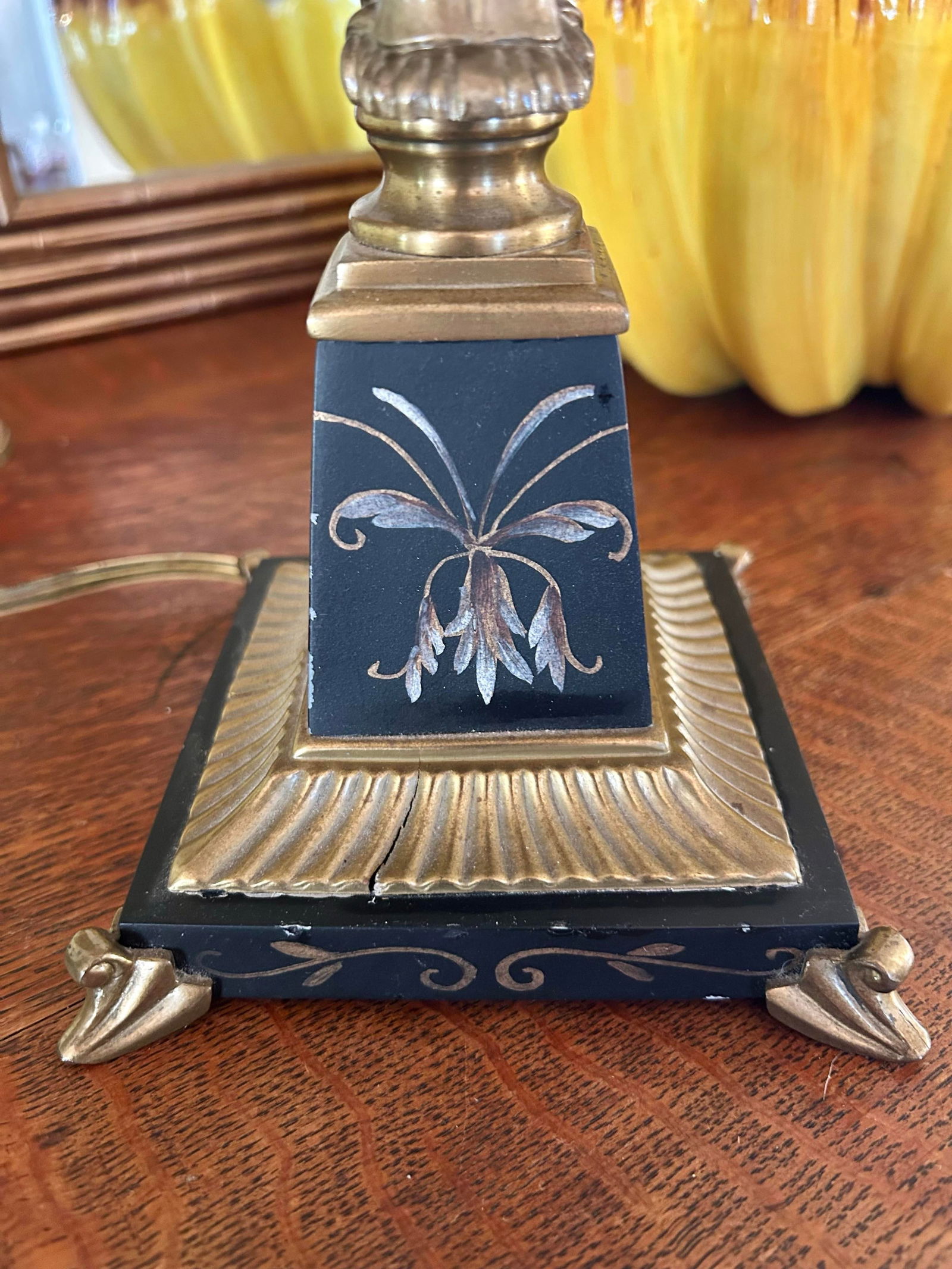 Late 20th Century Neoclassical Regency-Style Lion Table Lamp Black & Gilt Metal in the Style of Fred - 5