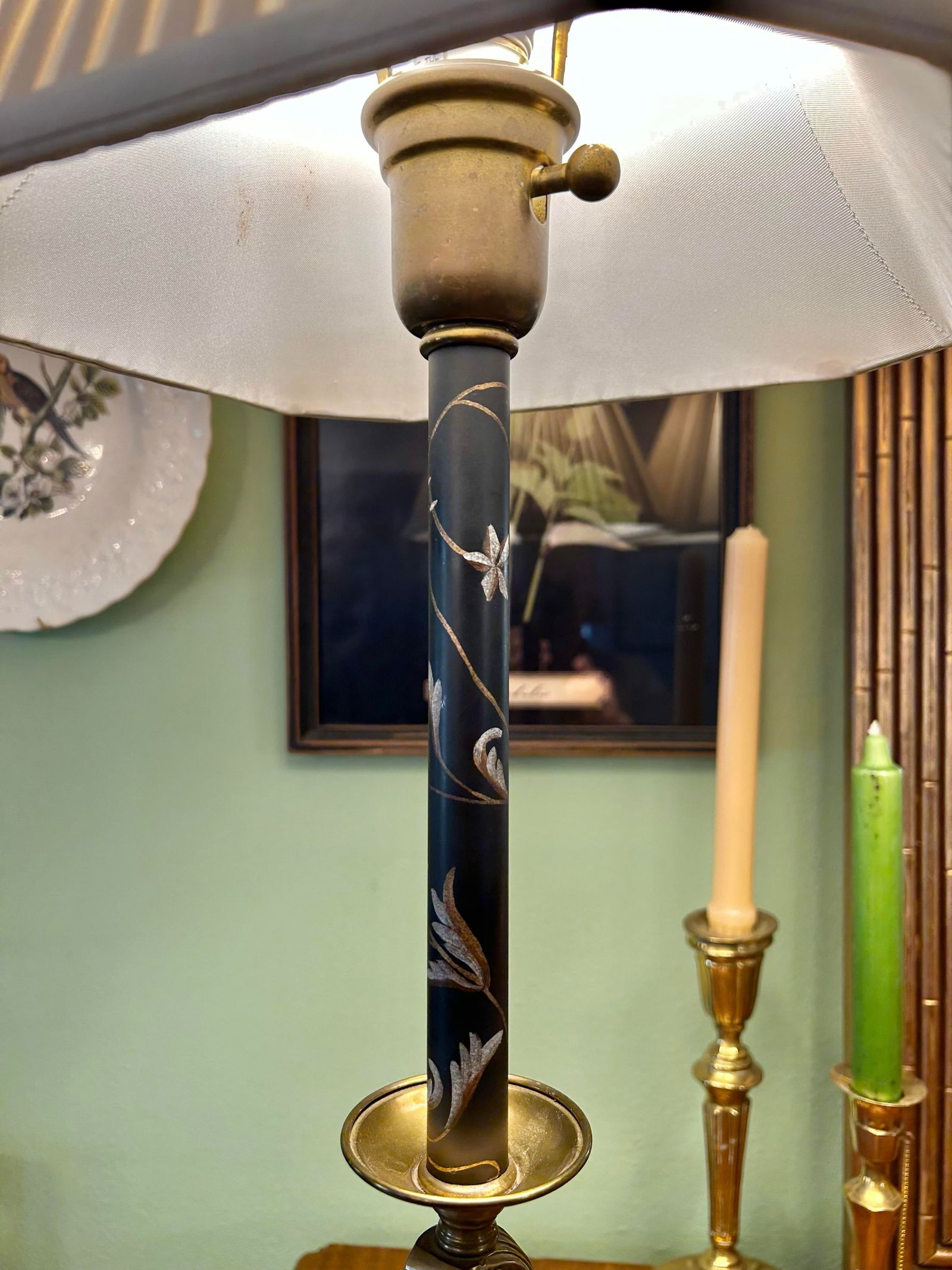 Late 20th Century Neoclassical Regency-Style Lion Table Lamp Black & Gilt Metal in the Style of Fred - 6
