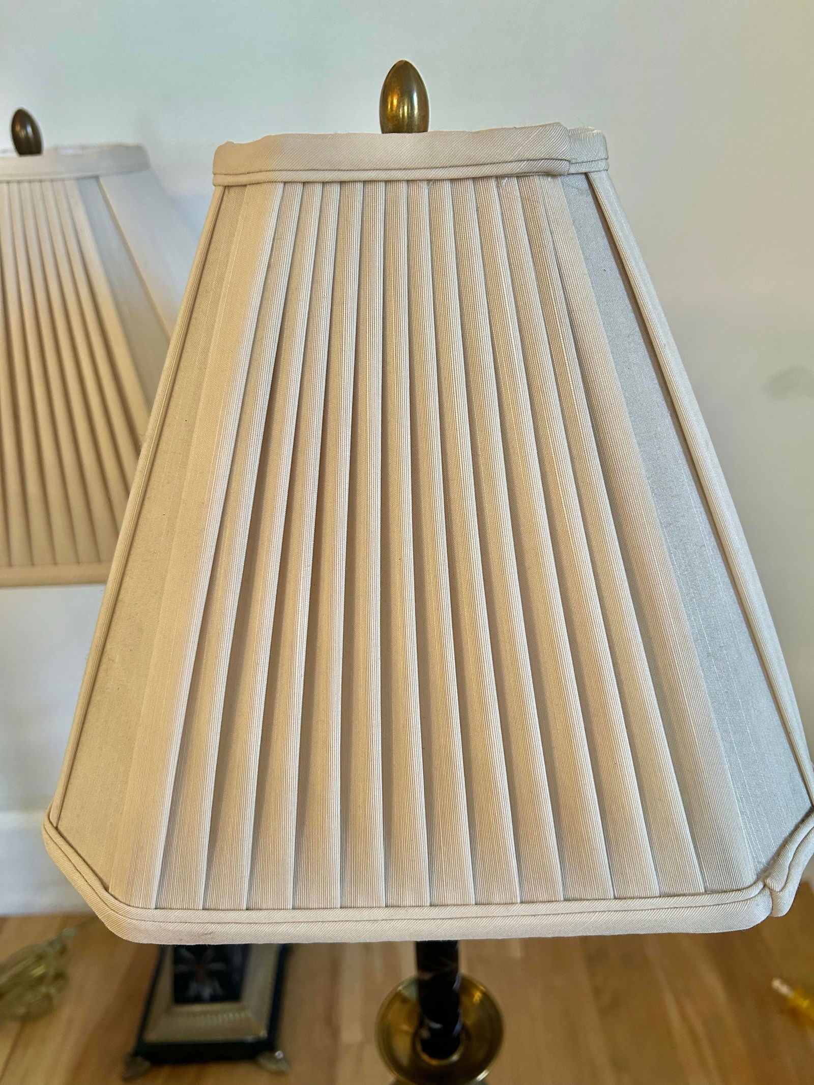 Late 20th Century Neoclassical Regency-Style Lion Table Lamp Black & Gilt Metal in the Style of Fred - 9