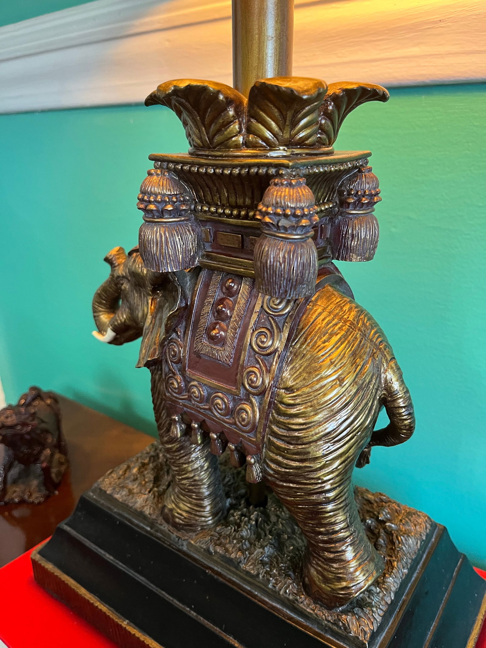 1970s East Asian Elephant Table Lamp With Silk Shade - Attributed to Robert Abbey - 9