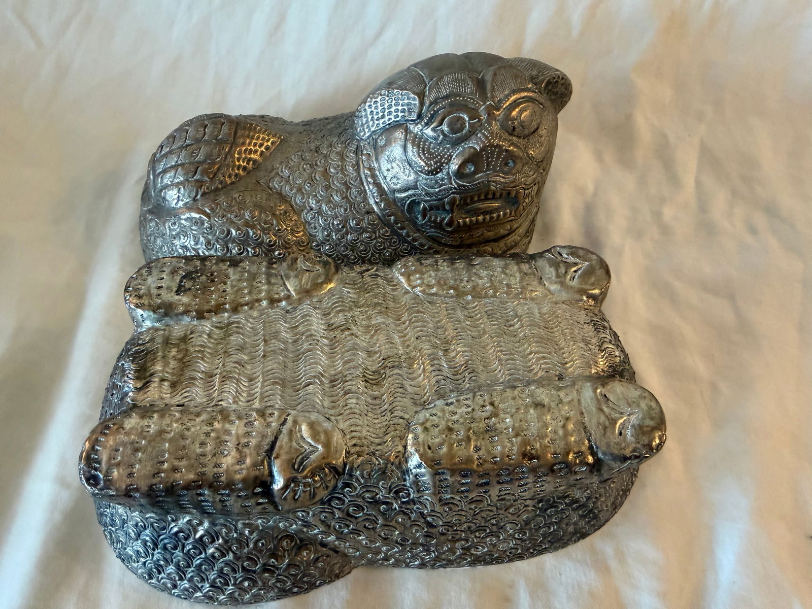 Large Antique Cambodian Silver-Plated Foo/Fu Dog Box - 4