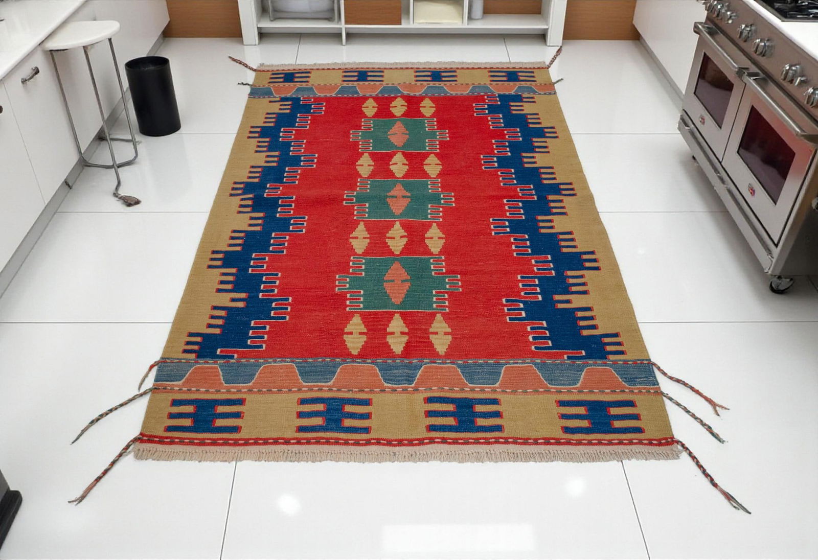 Vintage Hand-Made Turkish Kilim Rug - 3