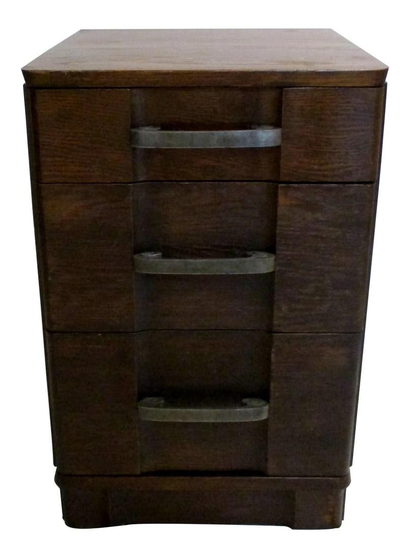 1950s Robsjohn-Gibbings Style Mid-Century Modern Walnut 3-Drawer Nightstand: Mid-century modern walnut three-drawer nightstand in style of Robsjohn-Gibbings. Measures 26.25" H x 16.75" W x 17.25" D Vintage mid-century nightstand or end table with a case holding three