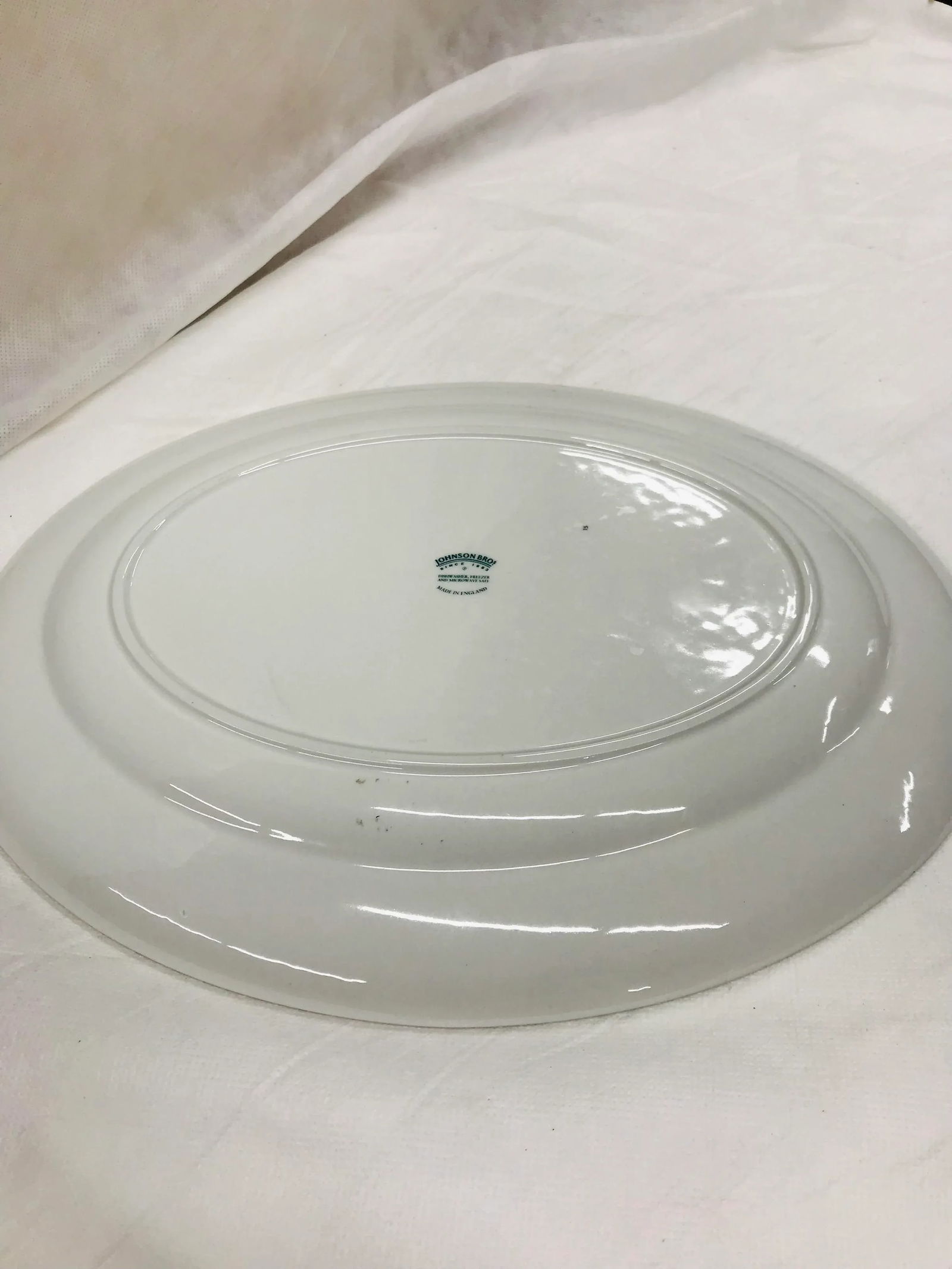 1970s Johnson Brothers Green Jardiniere Pattern 14" Platter - Made in England - 4