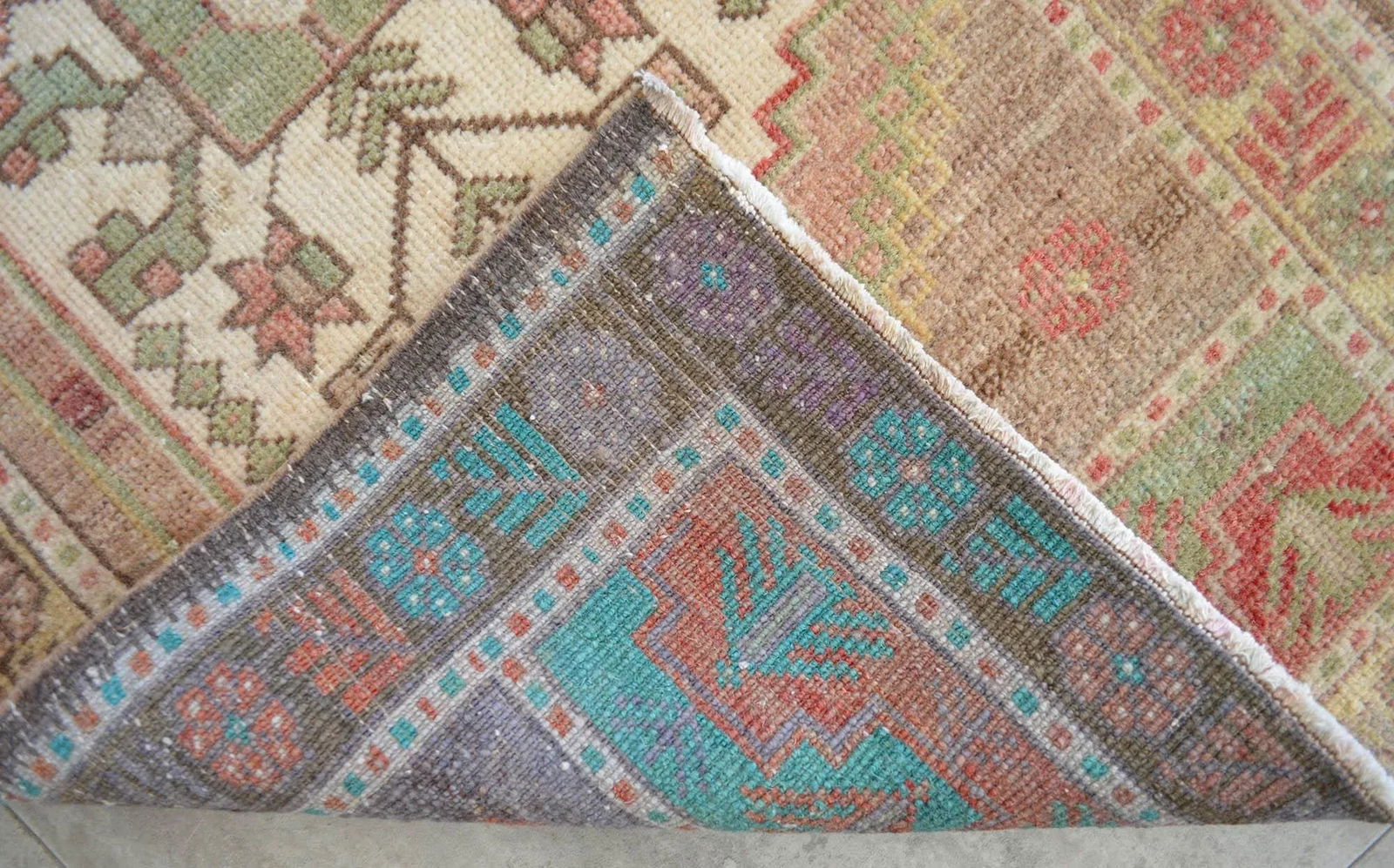 1970s Vintage Hand Knotted Small Rug - 4