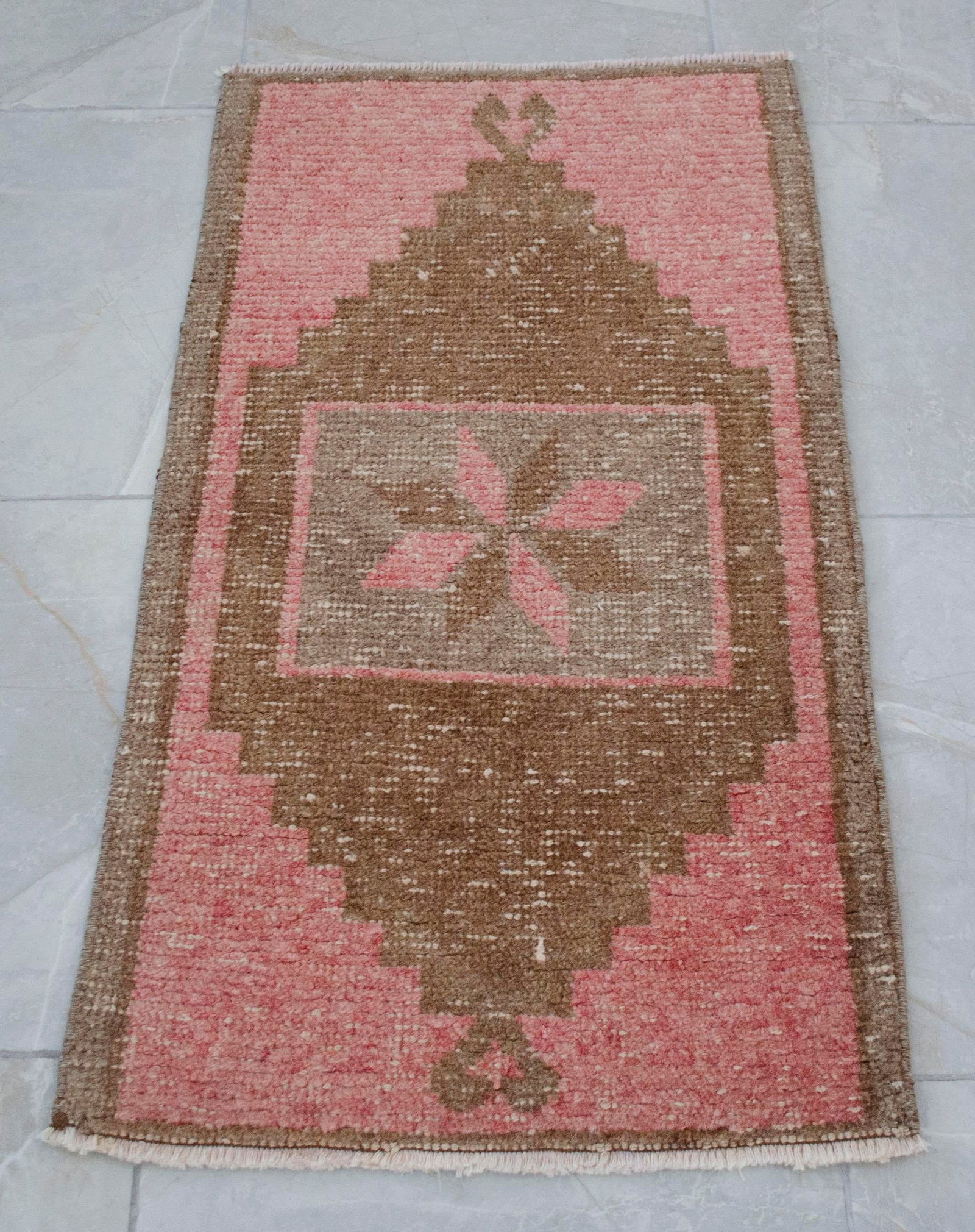 1970s Vintage Hand Knotted Small Rug - 3