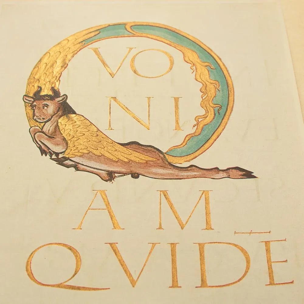 1949 Letter Q From "An Evangeliarium of the Church of Metz", First Edition Gold Ink Lithograph - 5