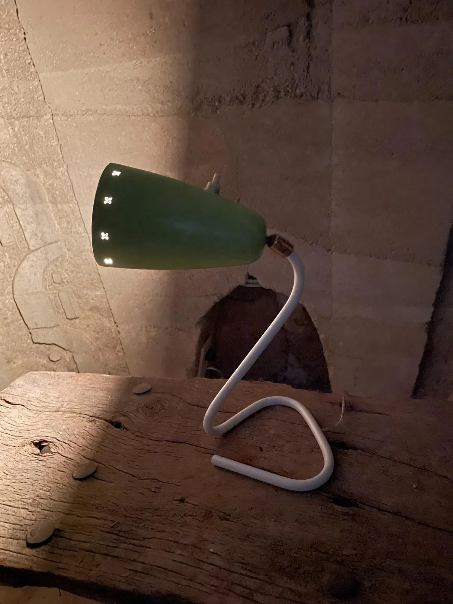 1950s Italian Sculptural Chartreuse Desk Lamp - 2