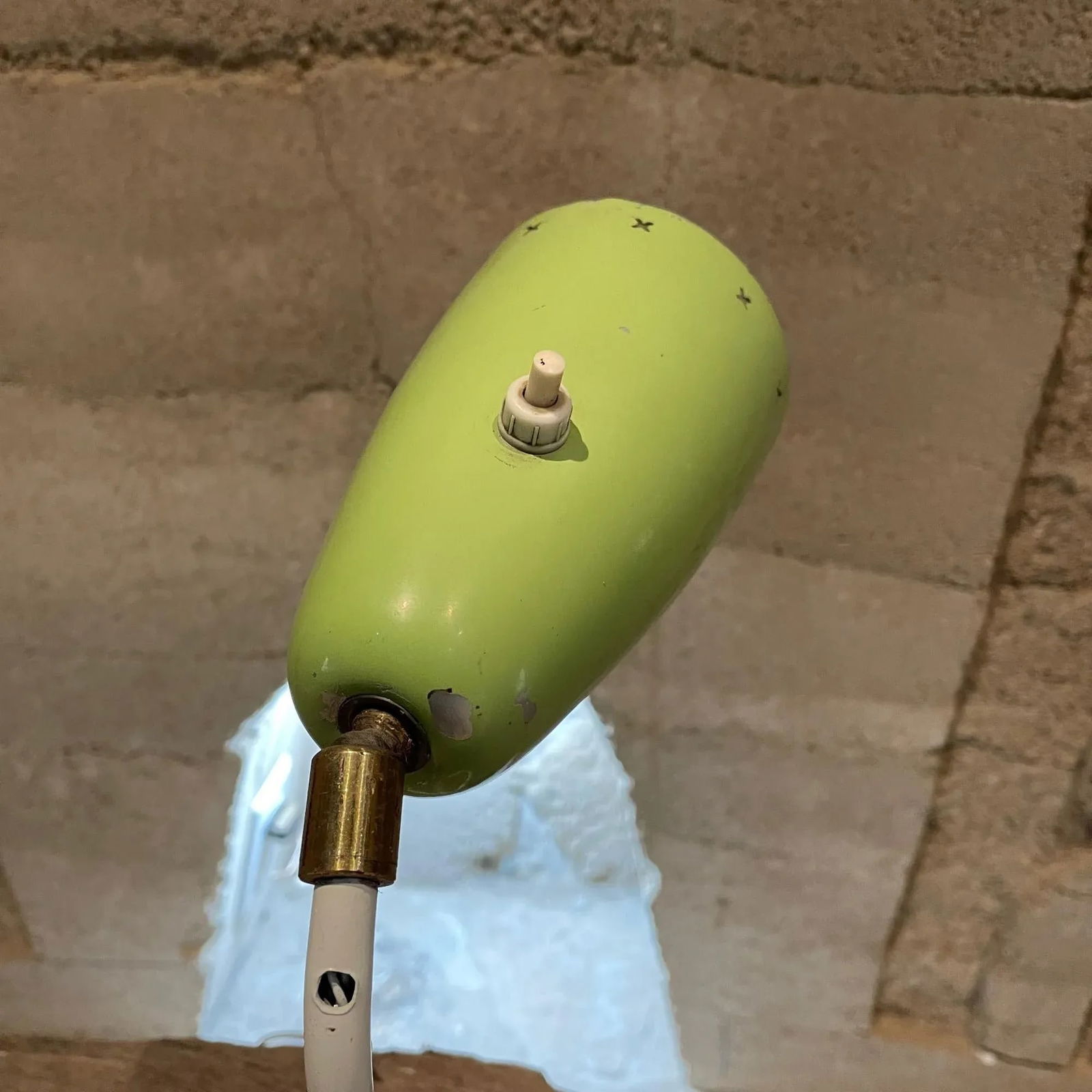 1950s Italian Sculptural Chartreuse Desk Lamp - 6