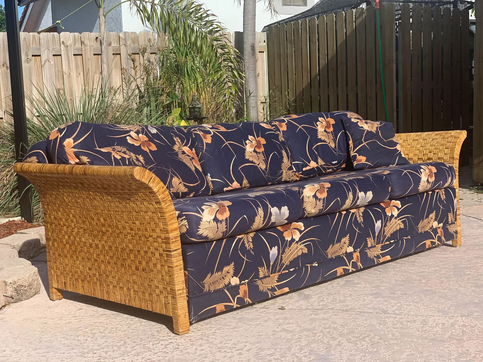 1980s Vintage Coastal Wicker Rattan Sofa - 3