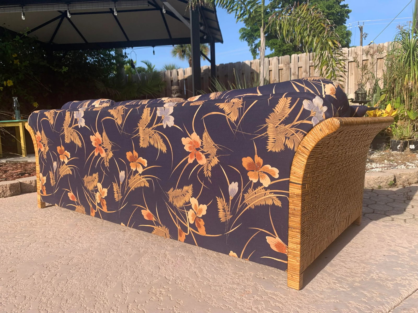 1980s Vintage Coastal Wicker Rattan Sofa - 8