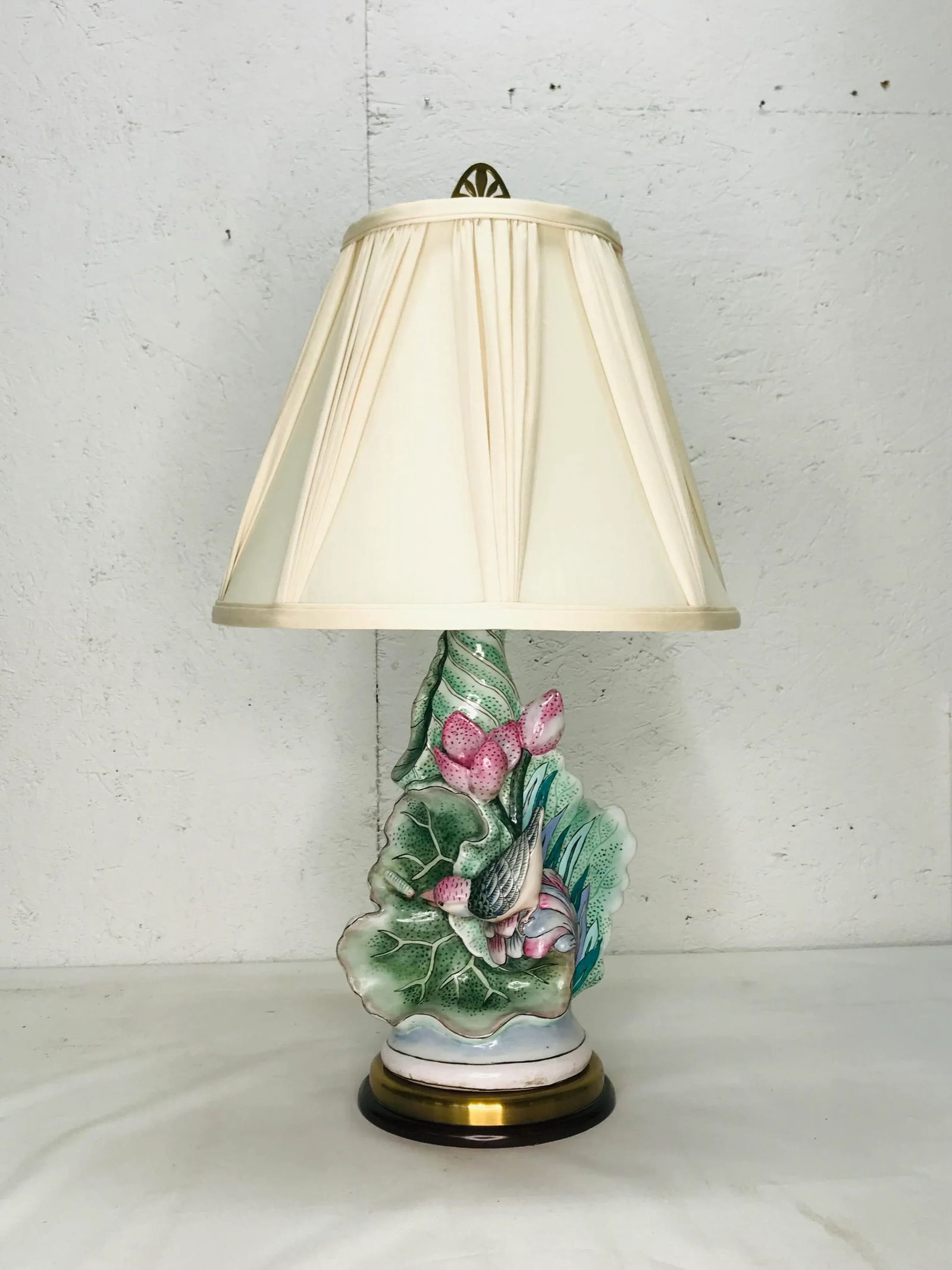 Late 20th Century Pink & Turquoise Hand Painted Wildwood Lamp With Hummingbird and Flora Figural Bas - 2