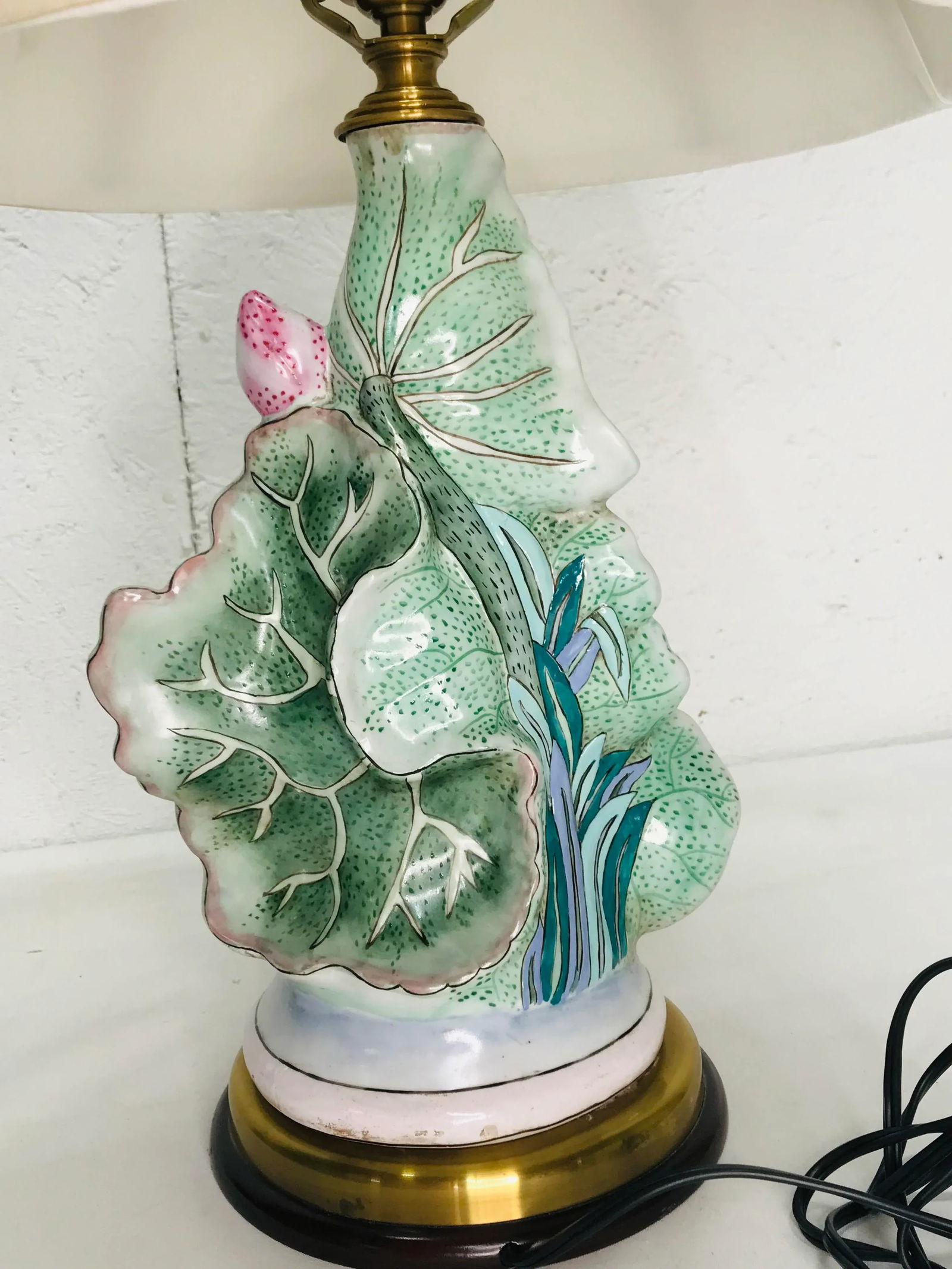 Late 20th Century Pink & Turquoise Hand Painted Wildwood Lamp With Hummingbird and Flora Figural Bas - 5