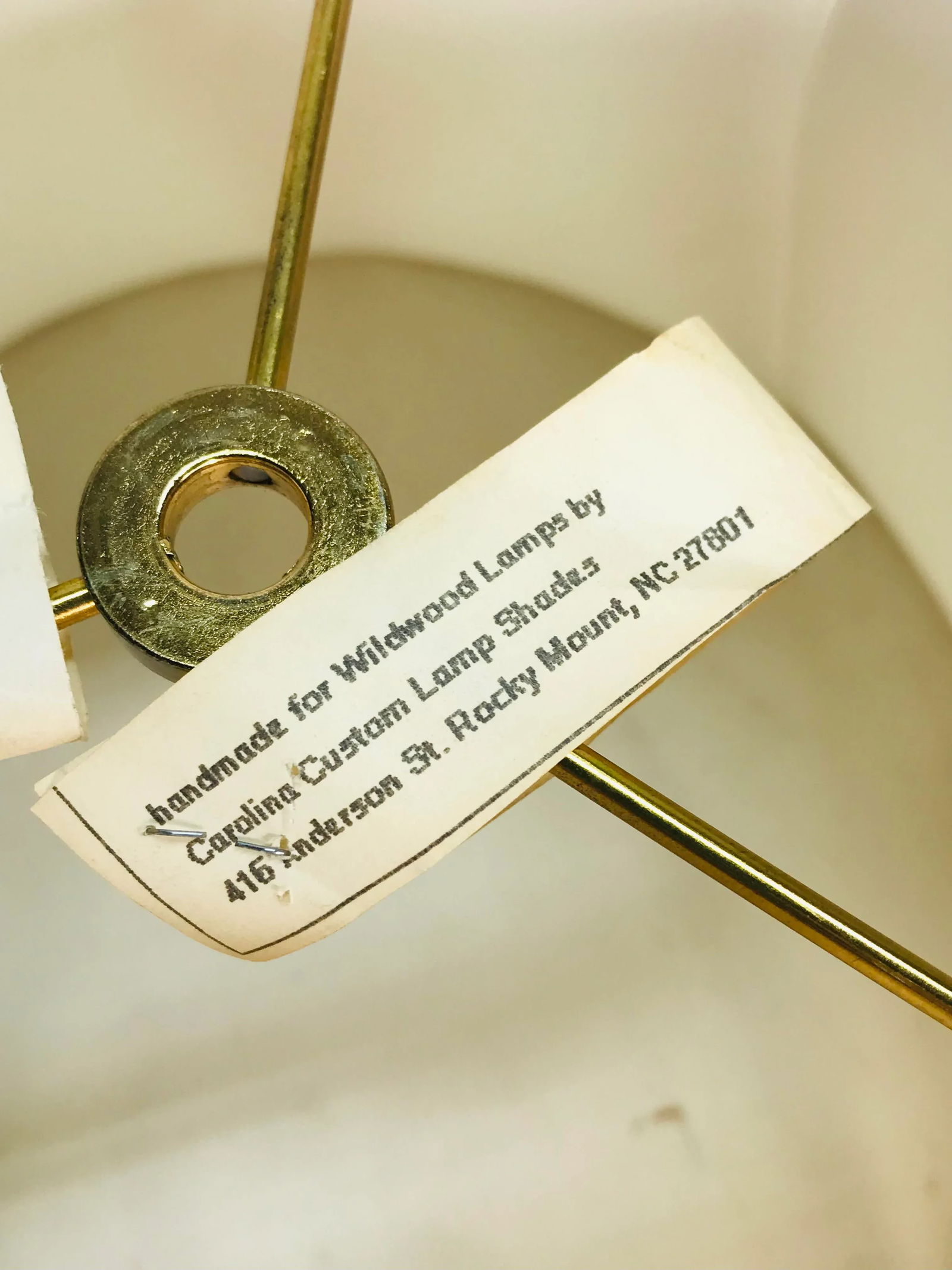 Late 20th Century Pink & Turquoise Hand Painted Wildwood Lamp With Hummingbird and Flora Figural Bas - 8