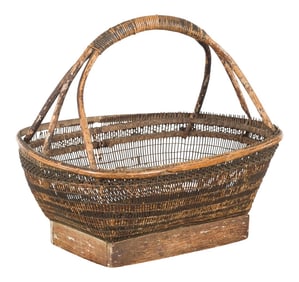Chinese Rustic Vintage Woven Rattan Market Basket with Large Handle and Base