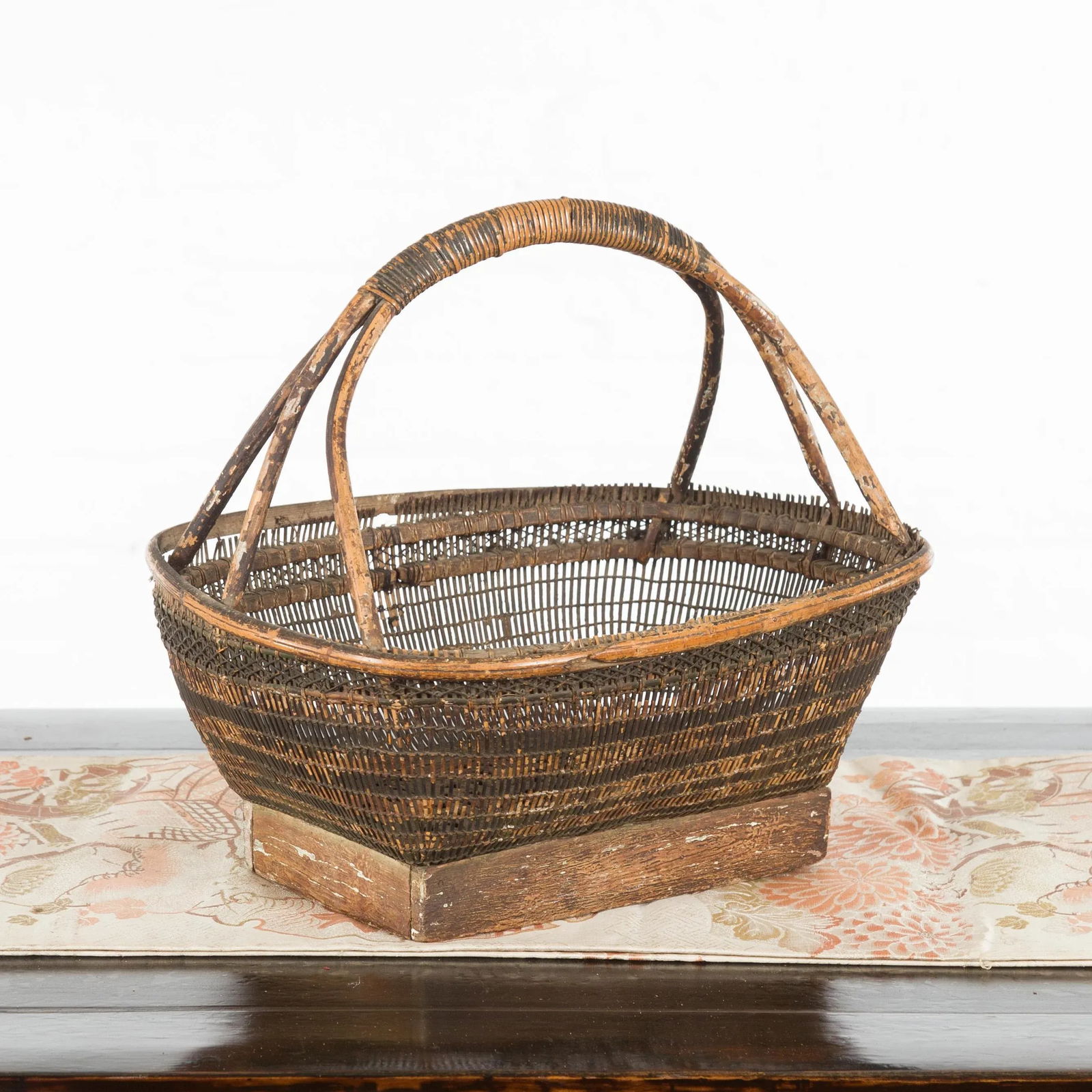 Chinese Rustic Vintage Woven Rattan Market Basket with Large Handle and Base - 7