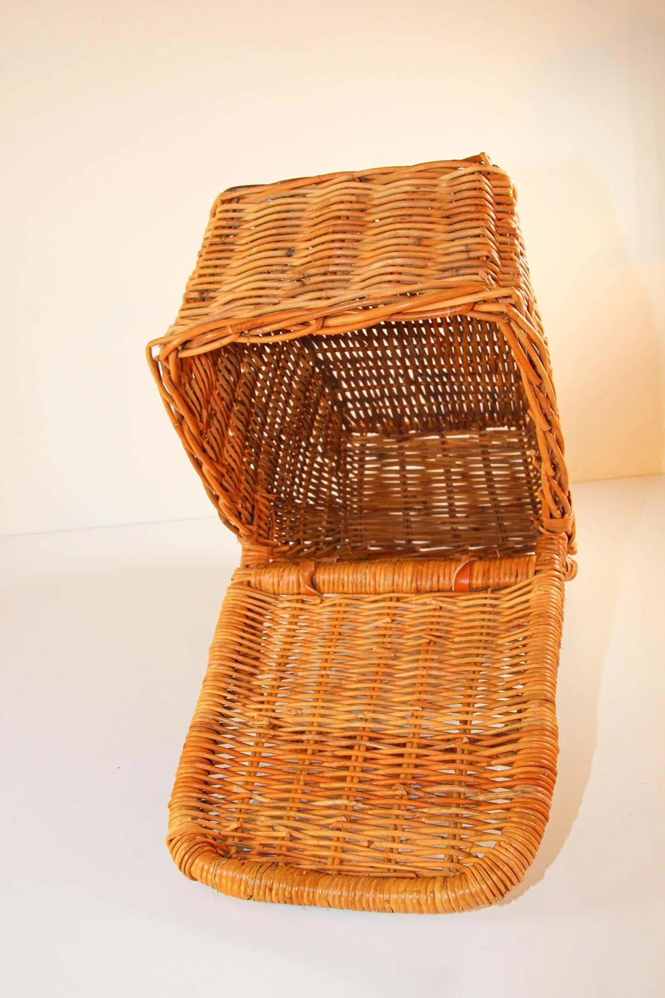 1980s French Provincial Rattan Lidded Handled Basket - 4