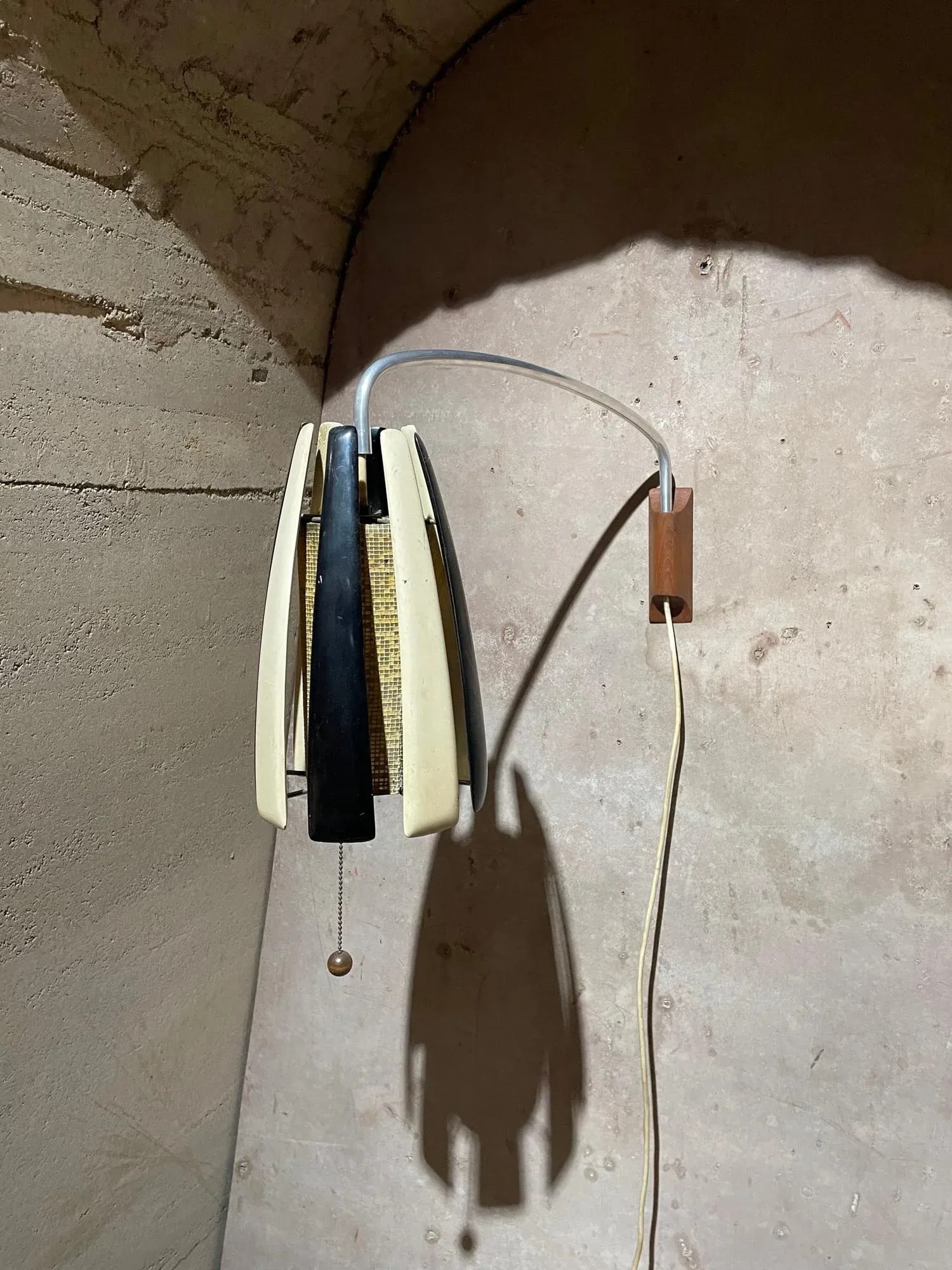 Mid-Century Modern Ebony & Ivory Mahogany Wall Sconce Eugenio Escudero Mexico - 12