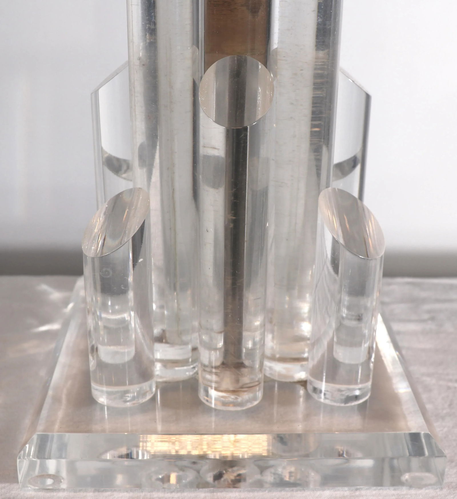 Chic Stepped Skyscraper Form Lucite Table Lamp - 5