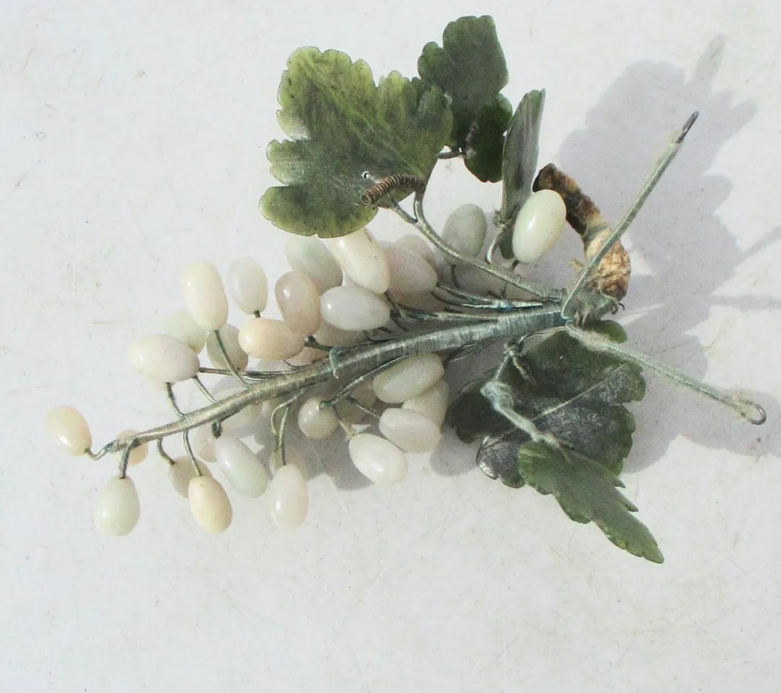 Vintage Chinese Hard-Stone Grape Cluster - 3
