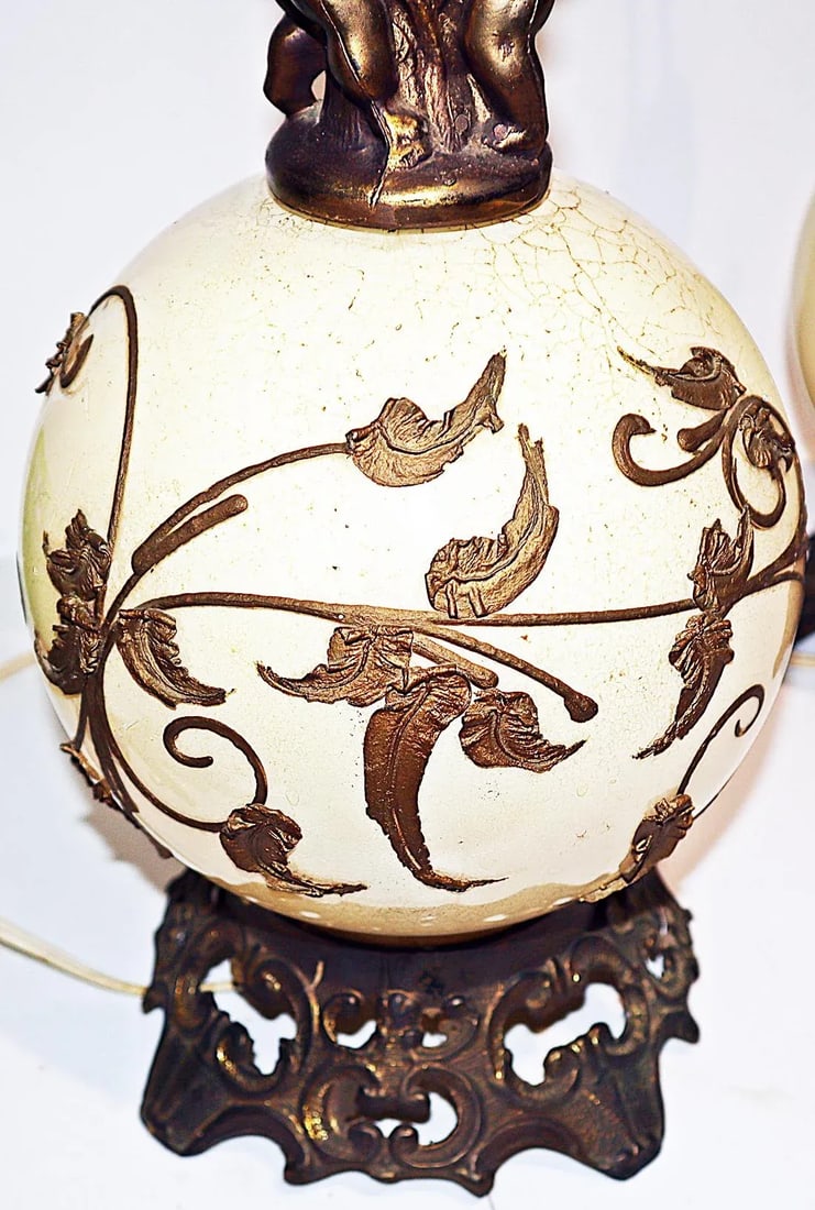 Hollywood Regency Crystal Cherub Table Lamp - 5