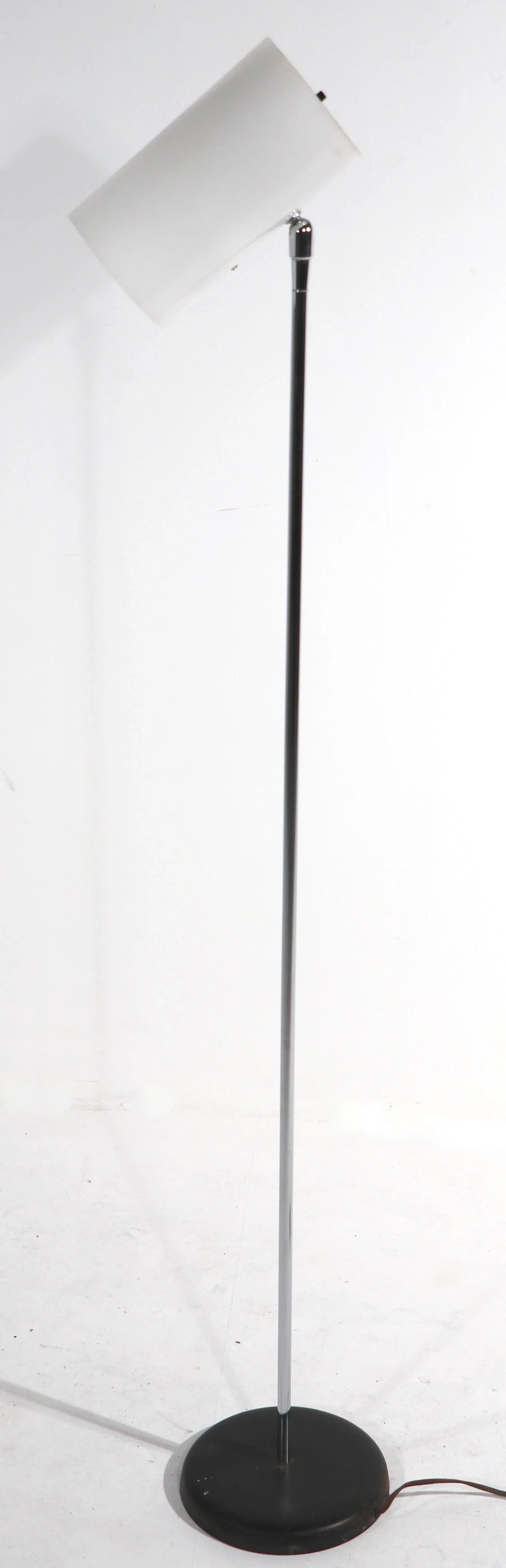 Mid Century Plastic and Chrome Cylinder Can Shade Floor Lamp by George Kovacs - 13