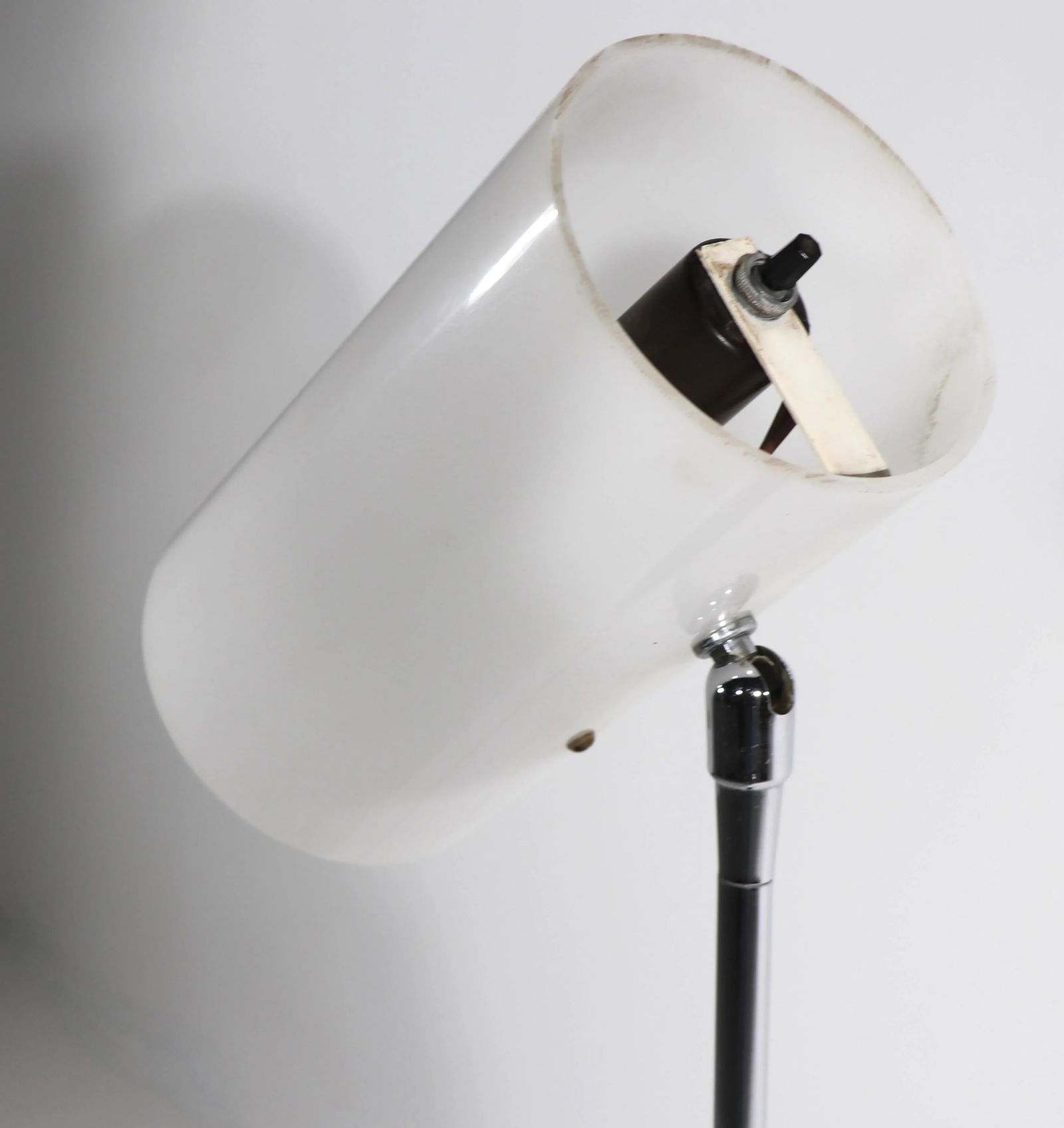 Mid Century Plastic and Chrome Cylinder Can Shade Floor Lamp by George Kovacs - 4