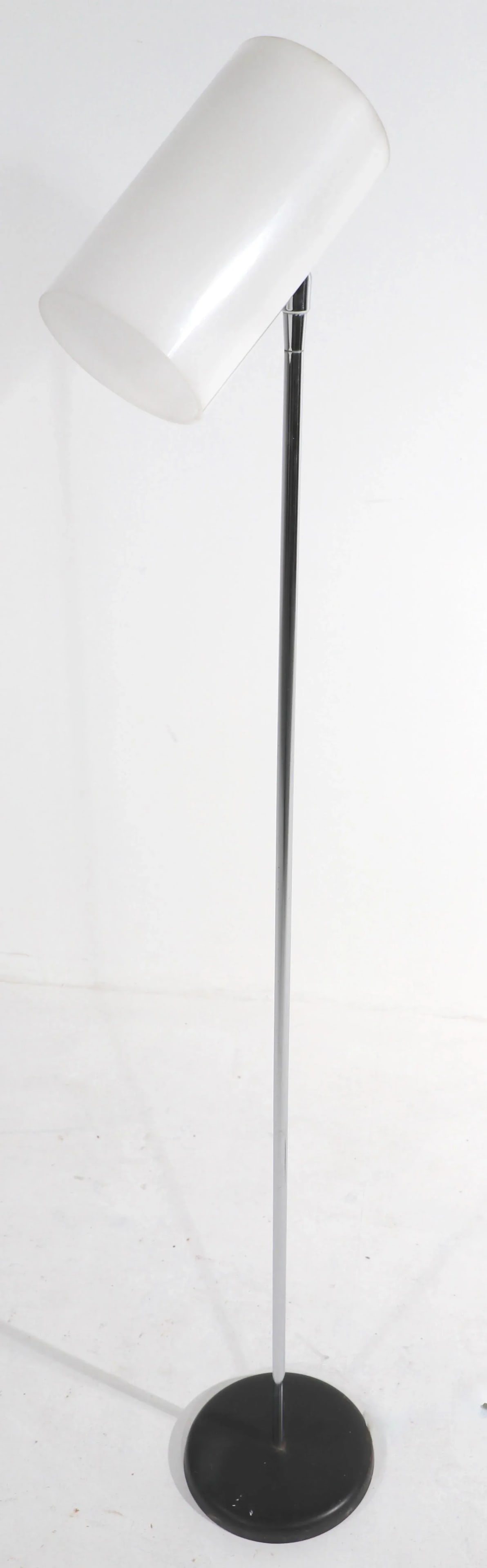 Mid Century Plastic and Chrome Cylinder Can Shade Floor Lamp by George Kovacs - 5