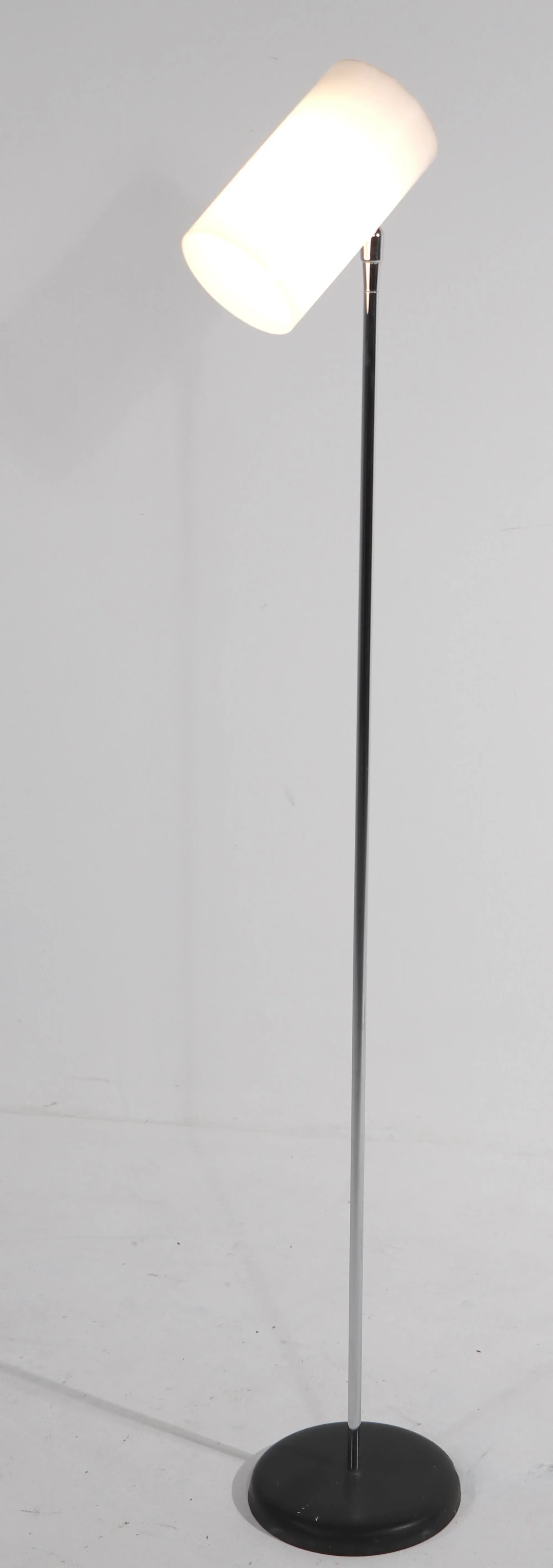 Mid Century Plastic and Chrome Cylinder Can Shade Floor Lamp by George Kovacs - 7