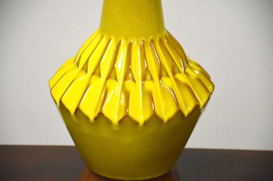 Mid Century Yellow Table Lamp - 4