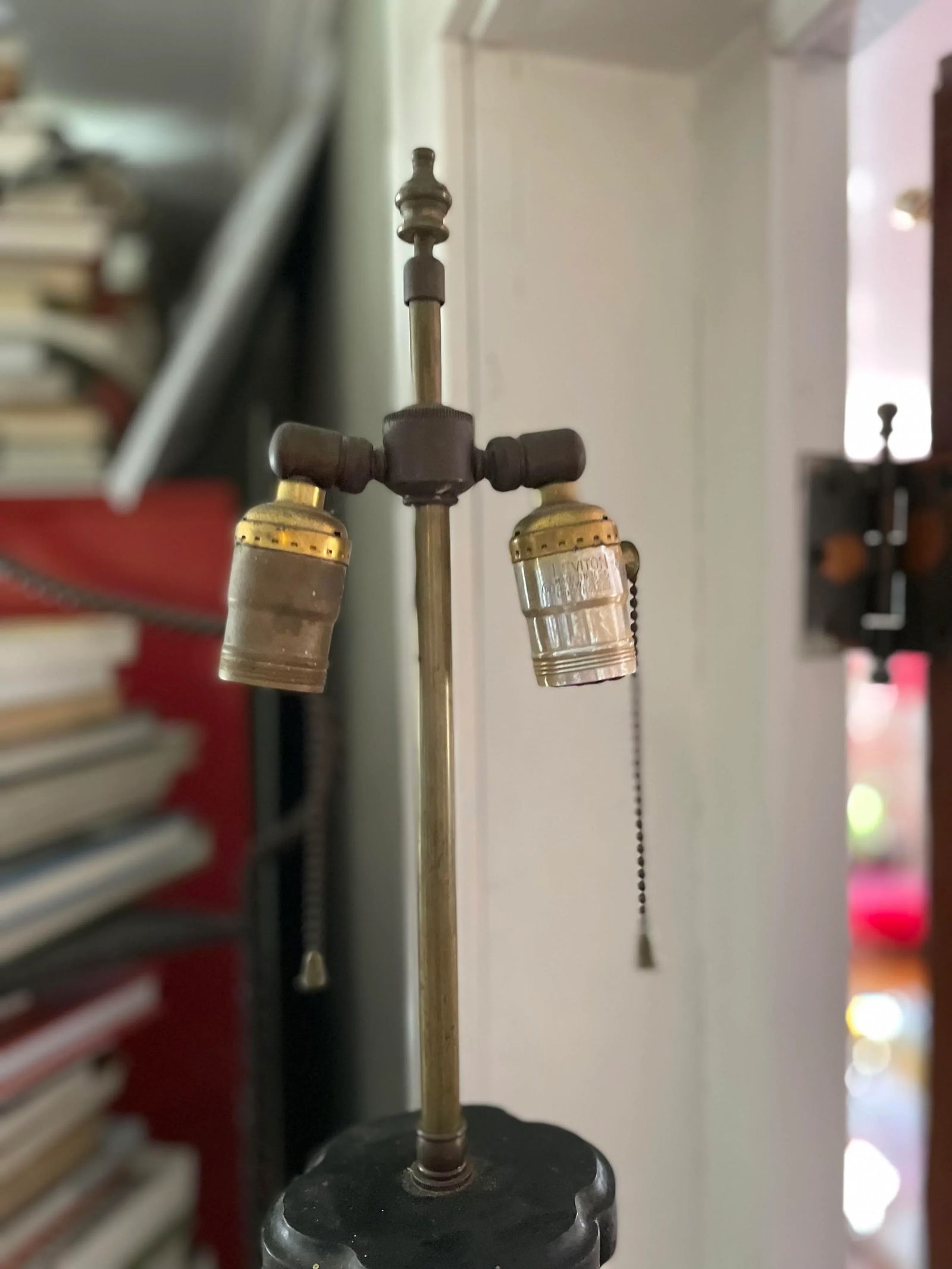 1910s Chinese Blue and White Ceramic Porcelain Lamp With Wooden Base and Cap - 10