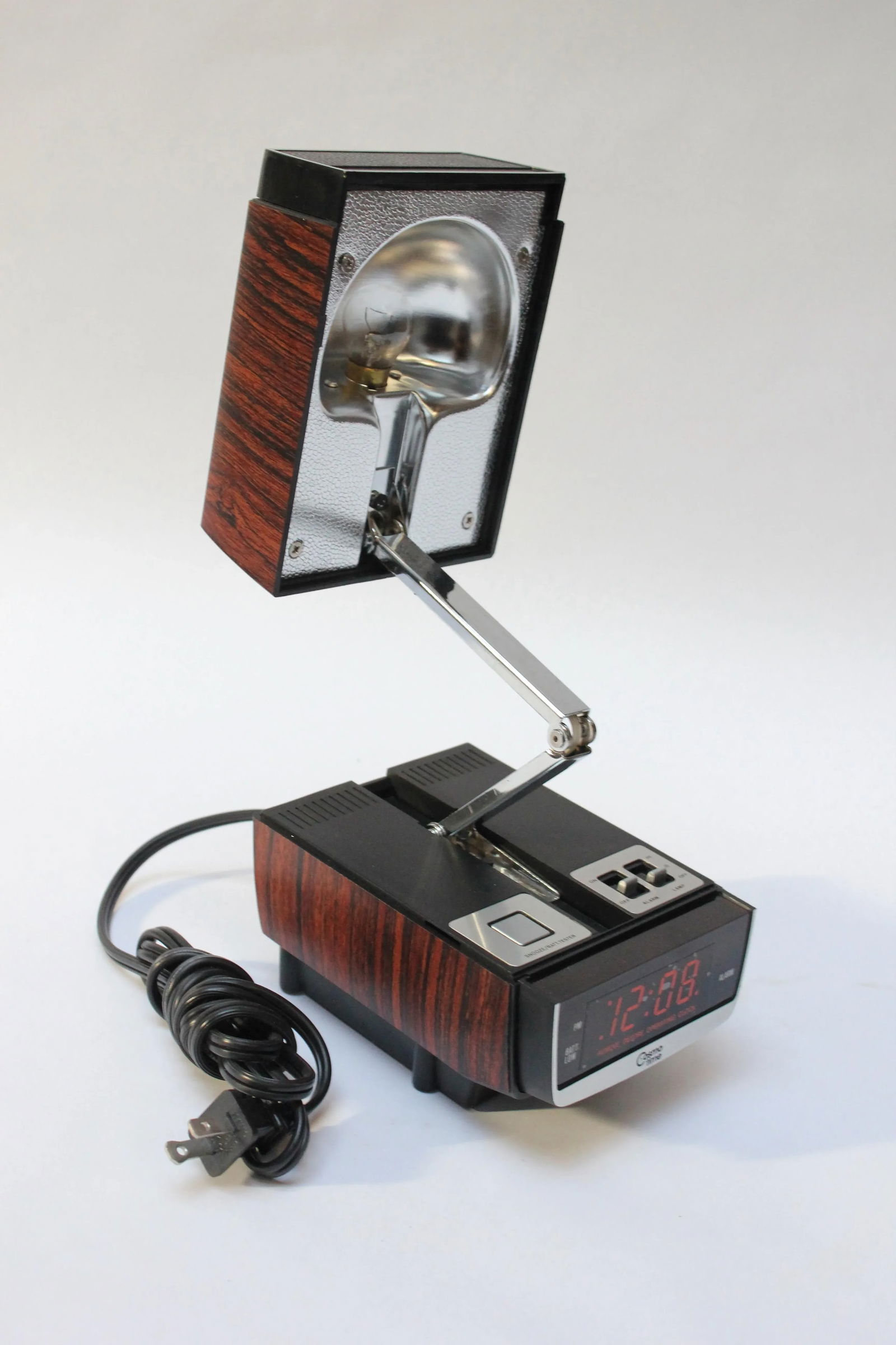 Vintage Collapsible Articulating Alarm Clock Lamp by Cosmo Time - 13
