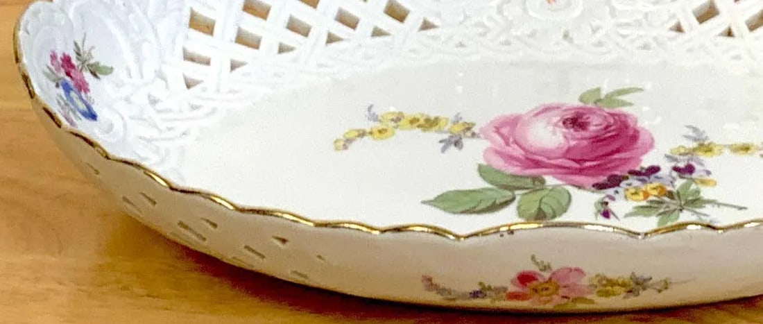 19th Century Meissen Floral Painted Reticulated Oval Basket - 2