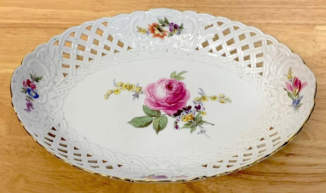 19th Century Meissen Floral Painted Reticulated Oval Basket - 7