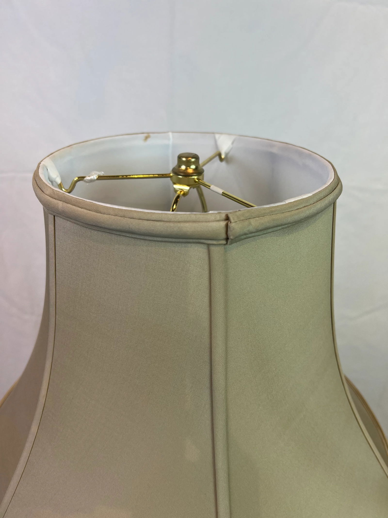 1990s Italian Wood Carved Lamp in Distressed Black Color - 4