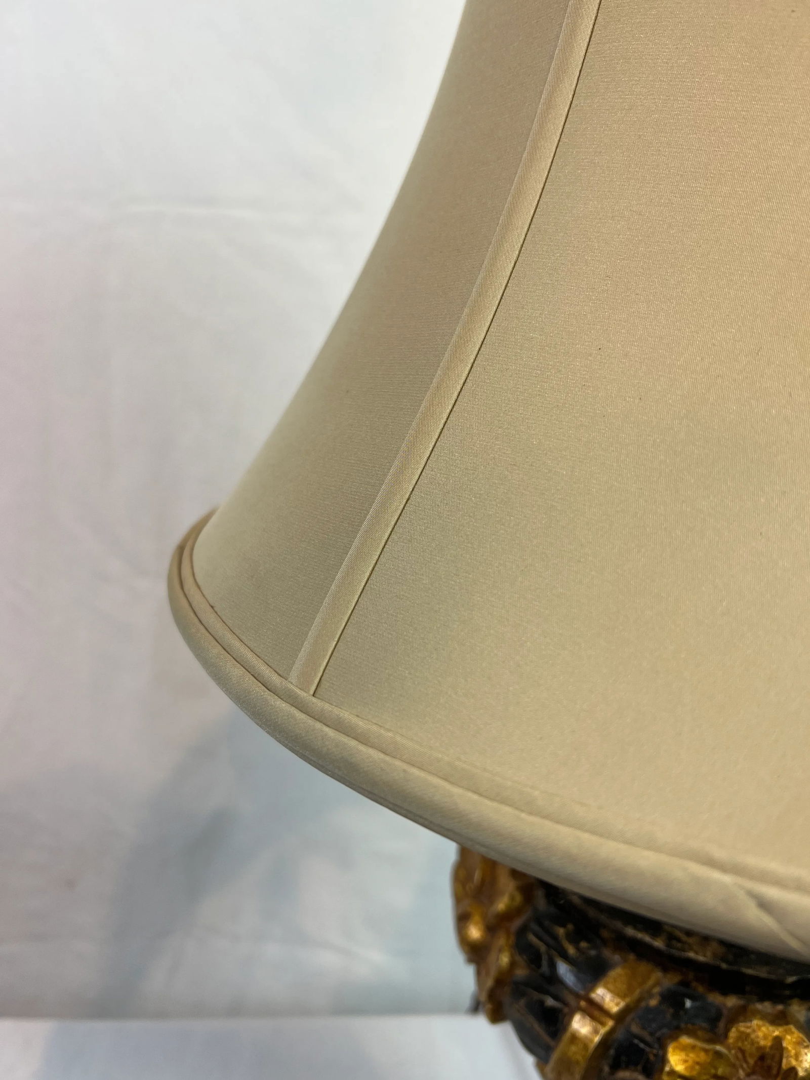 1990s Italian Wood Carved Lamp in Distressed Black Color - 5