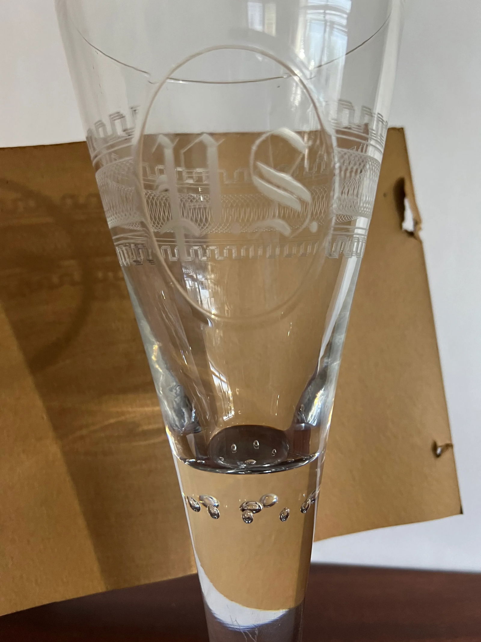 19th Century Georgian Anglo-Irish Etched Glass Vase - 3