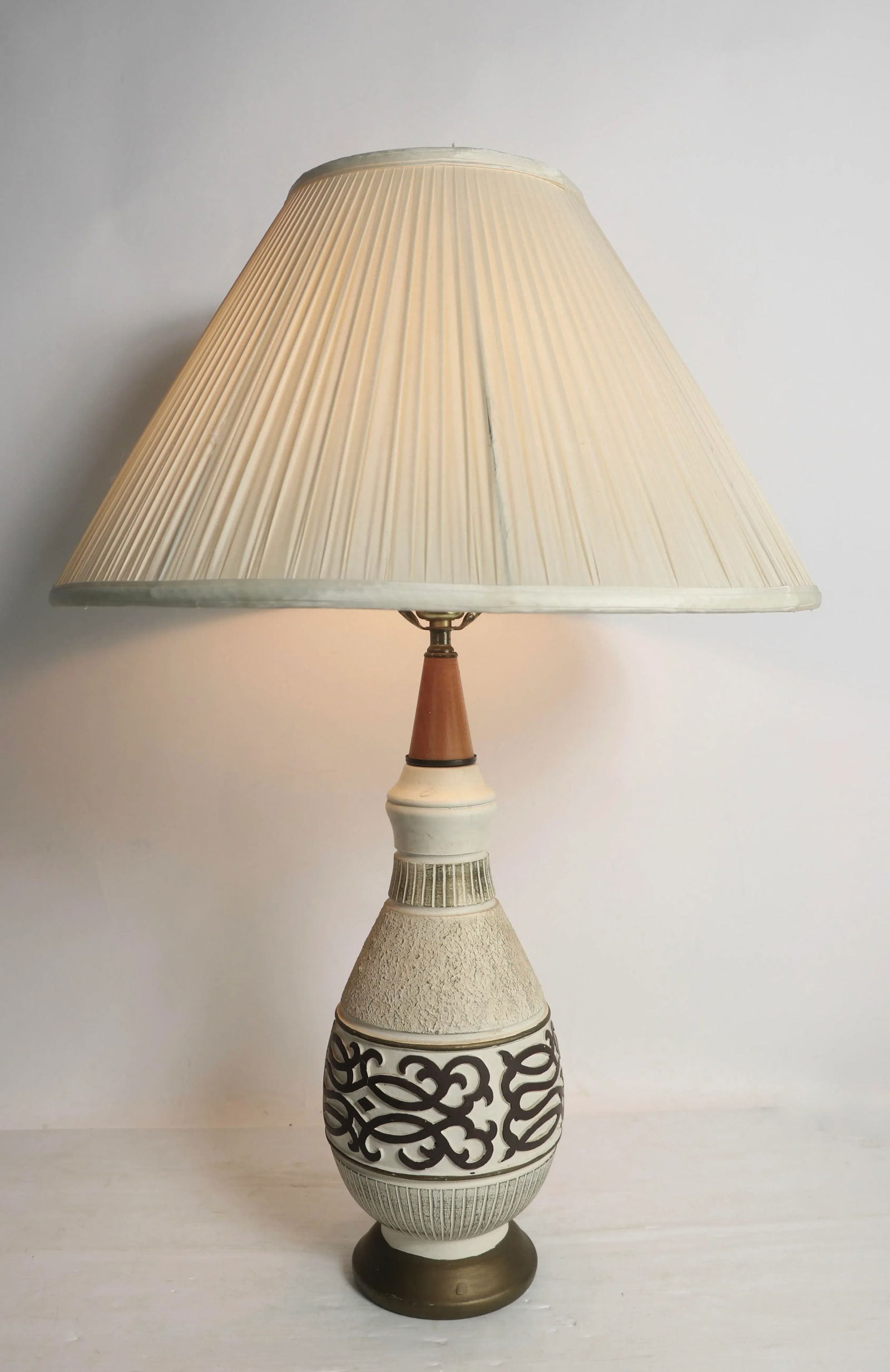 Ceramic Mid Century Table Lamp - 3