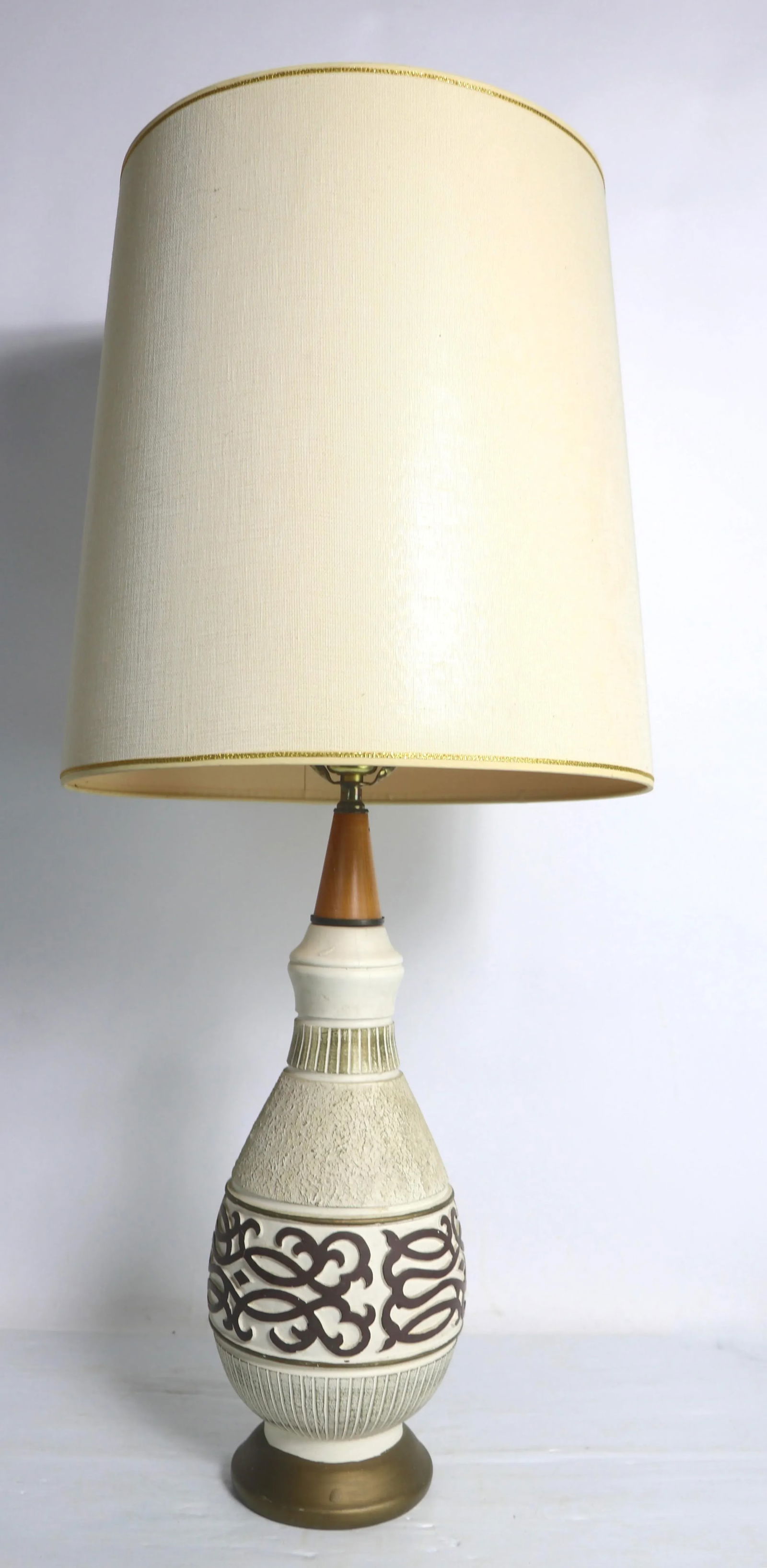 Ceramic Mid Century Table Lamp - 6