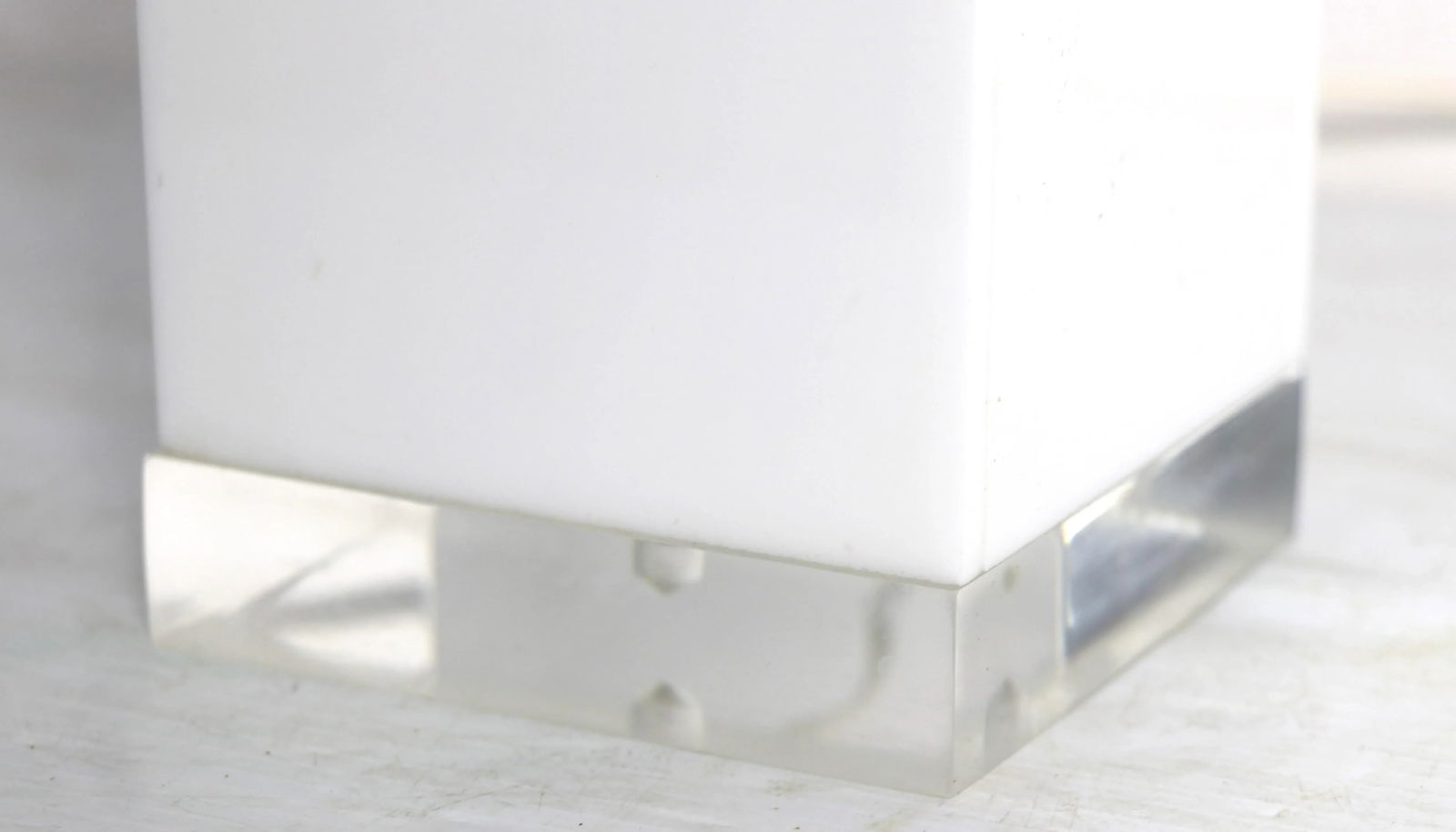 Postmodern Lucite Table Lamp by George Bullio - 4